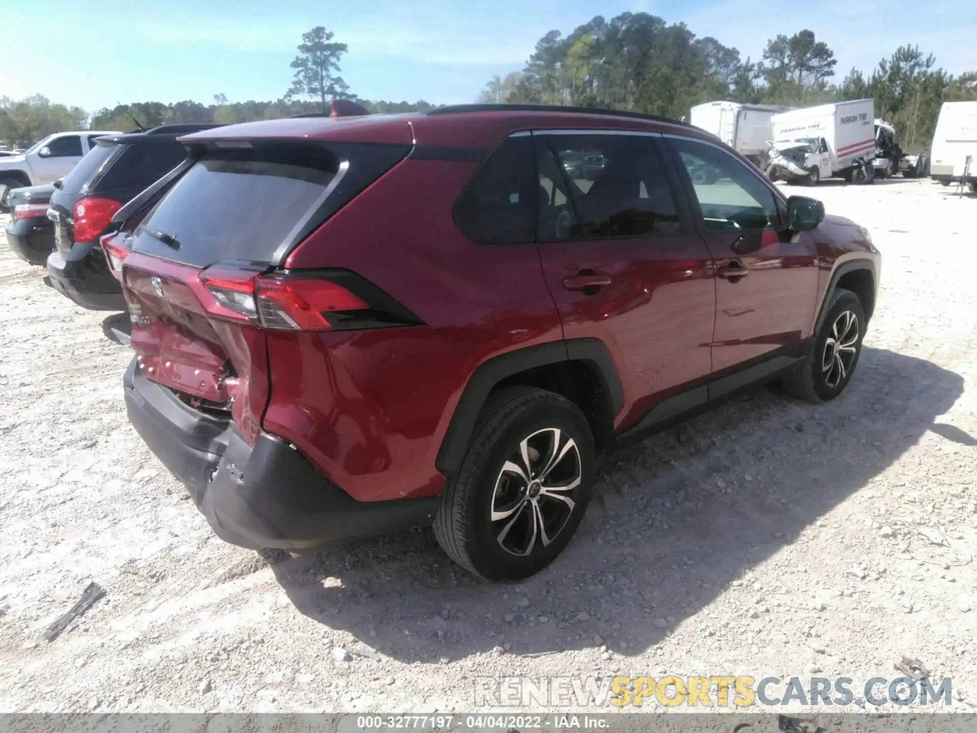 4 Photograph of a damaged car 2T3H1RFV4LW090292 TOYOTA RAV4 2020