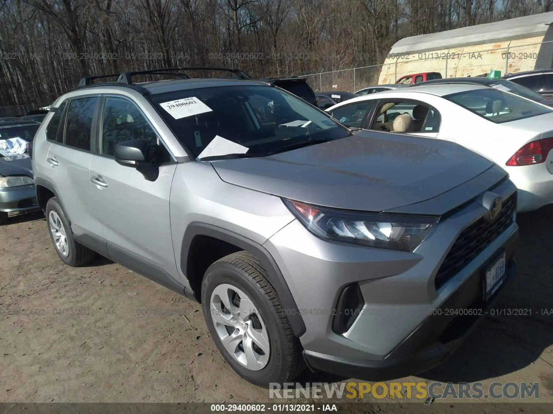 1 Photograph of a damaged car 2T3H1RFV4LW098070 TOYOTA RAV4 2020