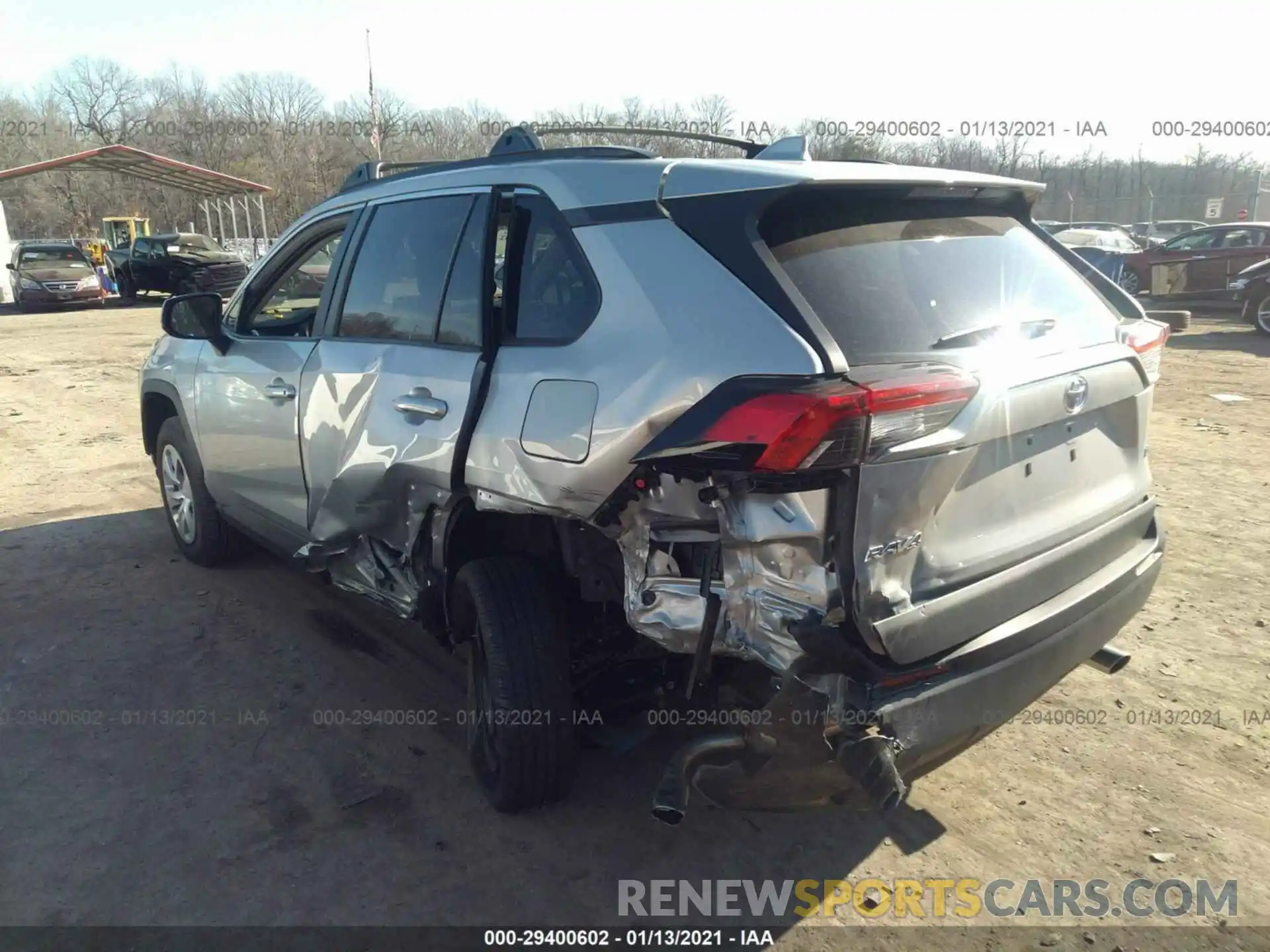 3 Photograph of a damaged car 2T3H1RFV4LW098070 TOYOTA RAV4 2020