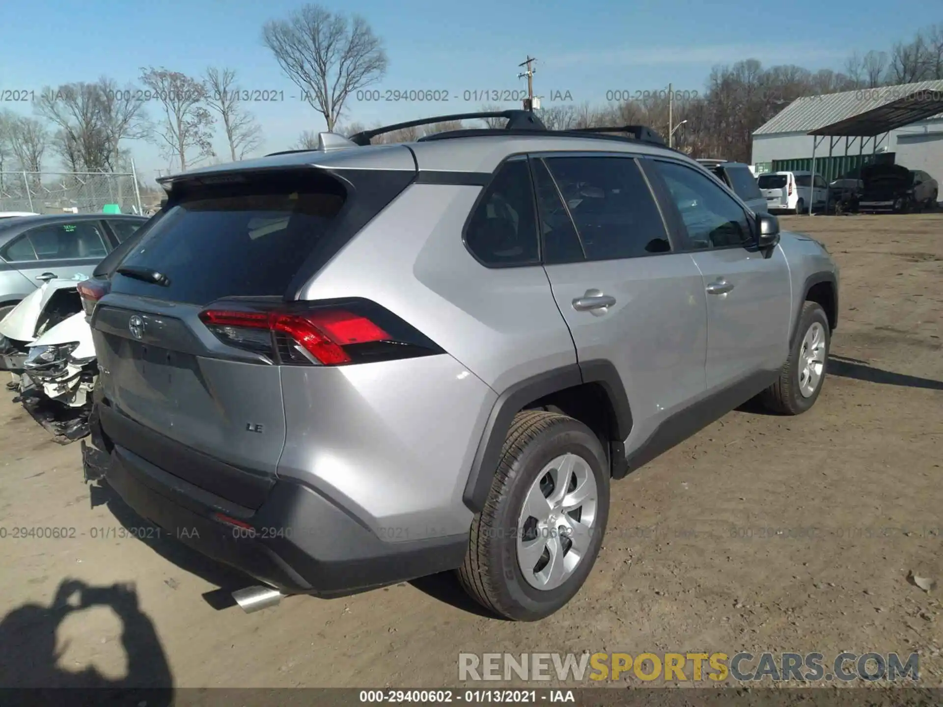 4 Photograph of a damaged car 2T3H1RFV4LW098070 TOYOTA RAV4 2020