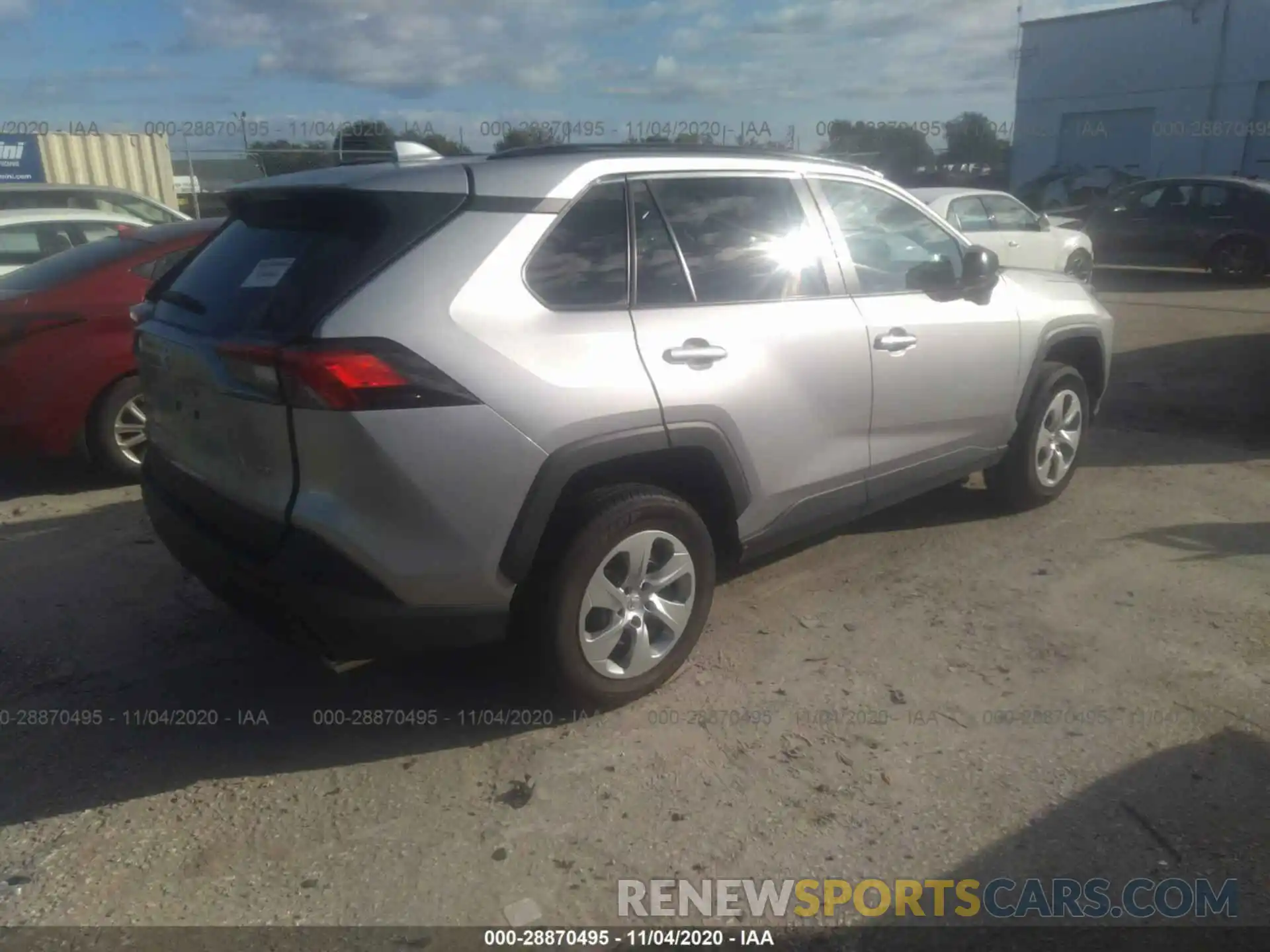 4 Photograph of a damaged car 2T3H1RFV5LC035660 TOYOTA RAV4 2020