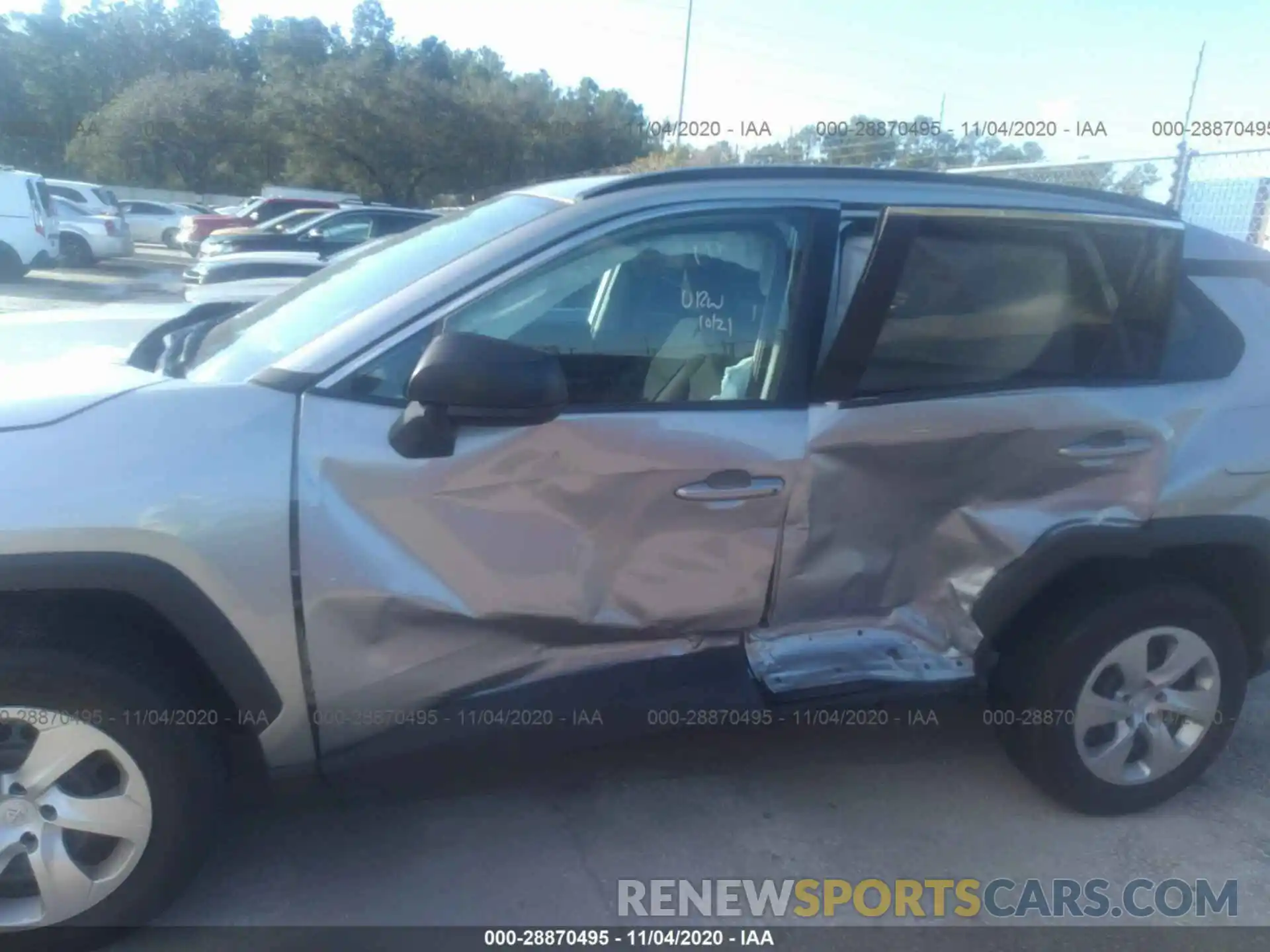 6 Photograph of a damaged car 2T3H1RFV5LC035660 TOYOTA RAV4 2020