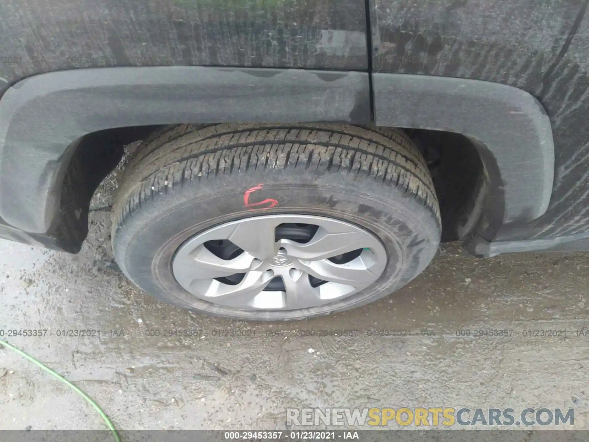 15 Photograph of a damaged car 2T3H1RFV5LC036601 TOYOTA RAV4 2020