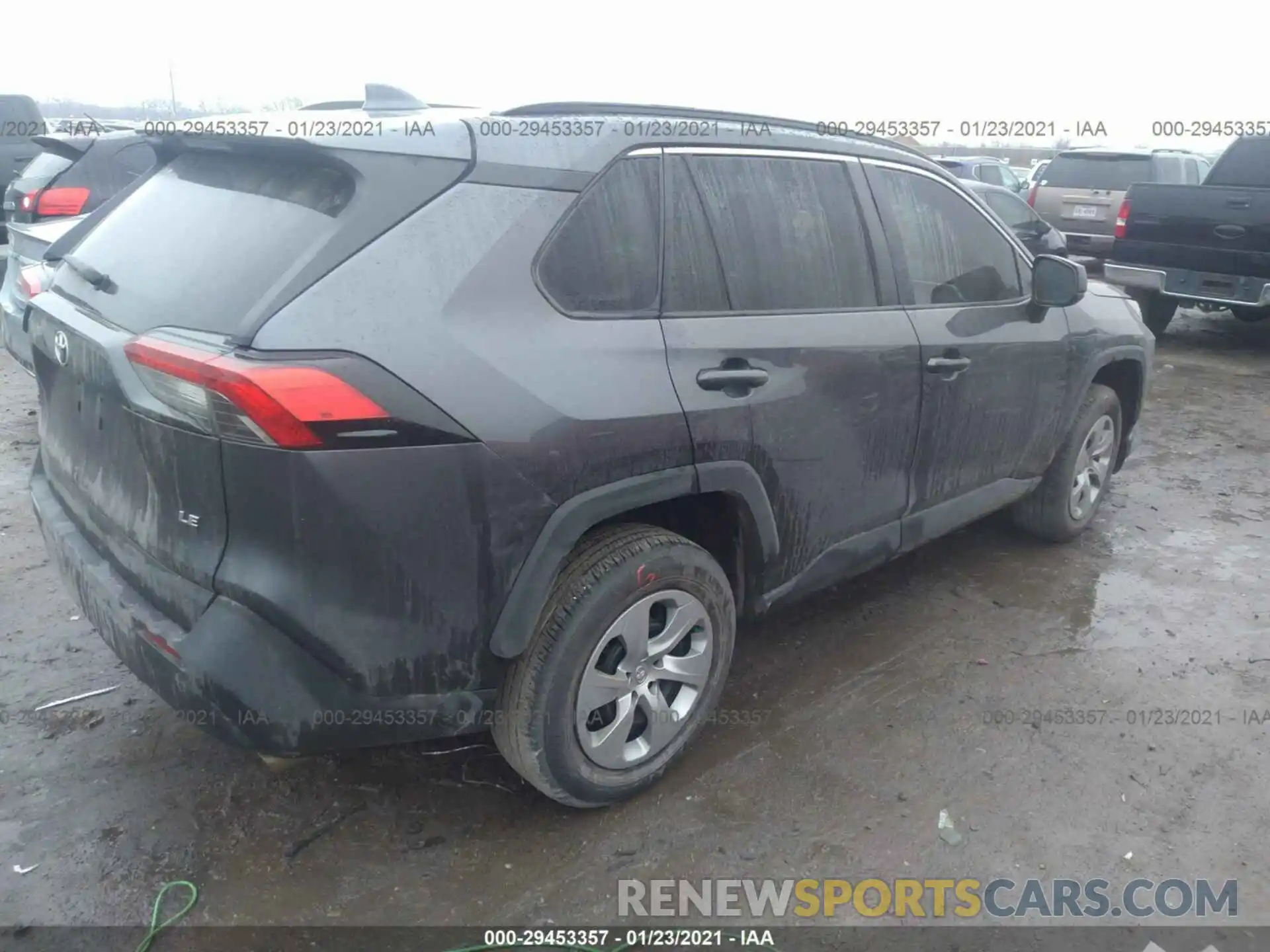 4 Photograph of a damaged car 2T3H1RFV5LC036601 TOYOTA RAV4 2020