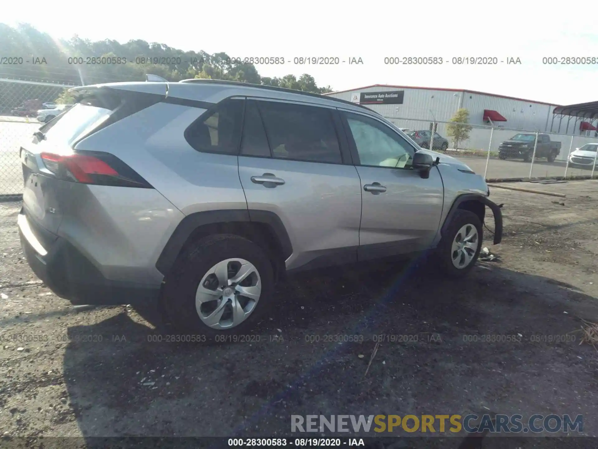 4 Photograph of a damaged car 2T3H1RFV5LC038218 TOYOTA RAV4 2020