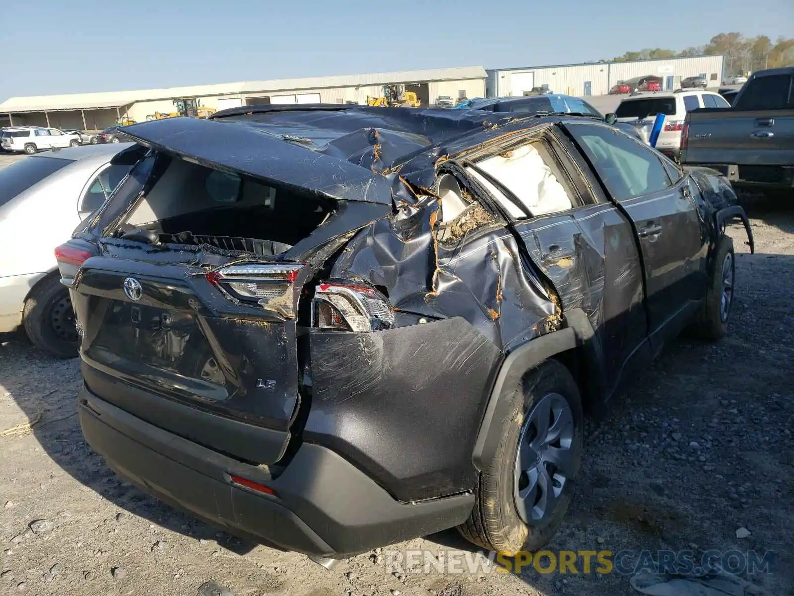 4 Photograph of a damaged car 2T3H1RFV5LC039675 TOYOTA RAV4 2020