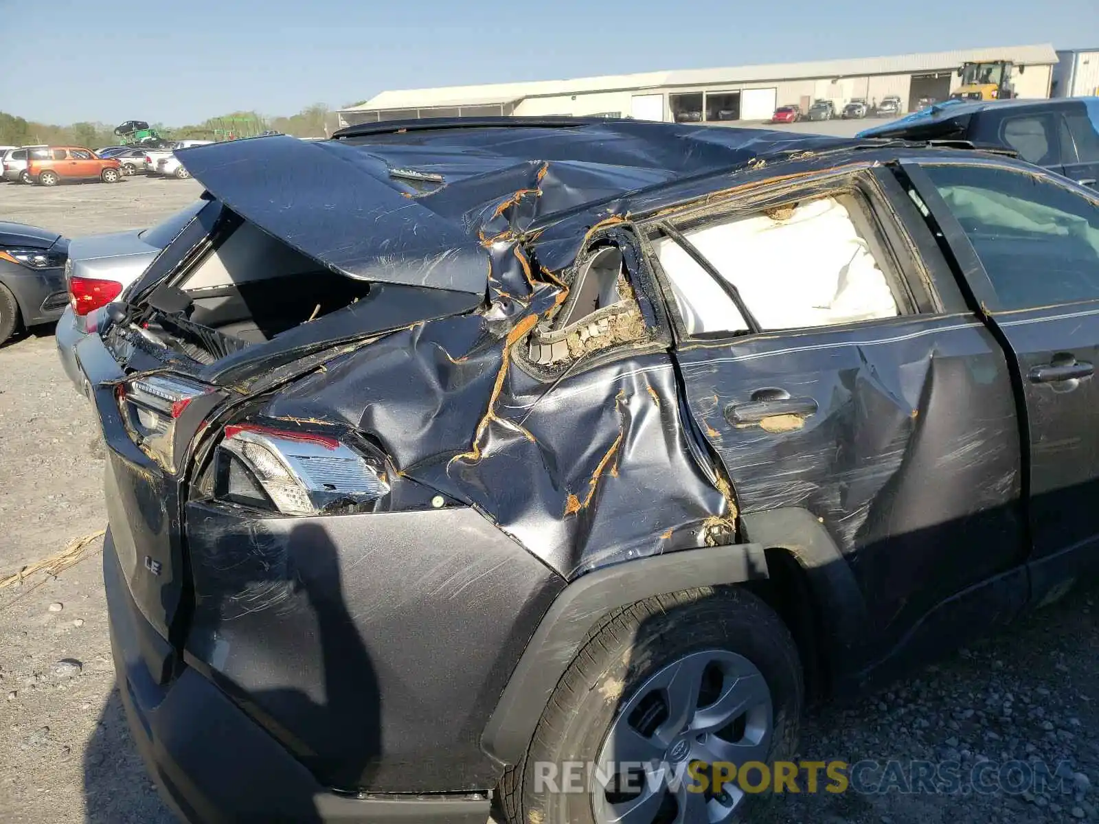 9 Photograph of a damaged car 2T3H1RFV5LC039675 TOYOTA RAV4 2020