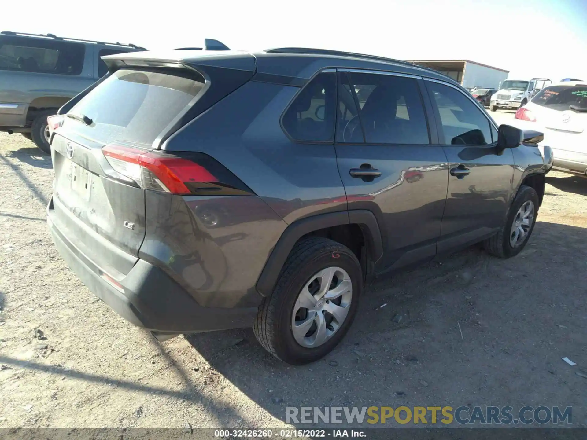 4 Photograph of a damaged car 2T3H1RFV5LC045251 TOYOTA RAV4 2020