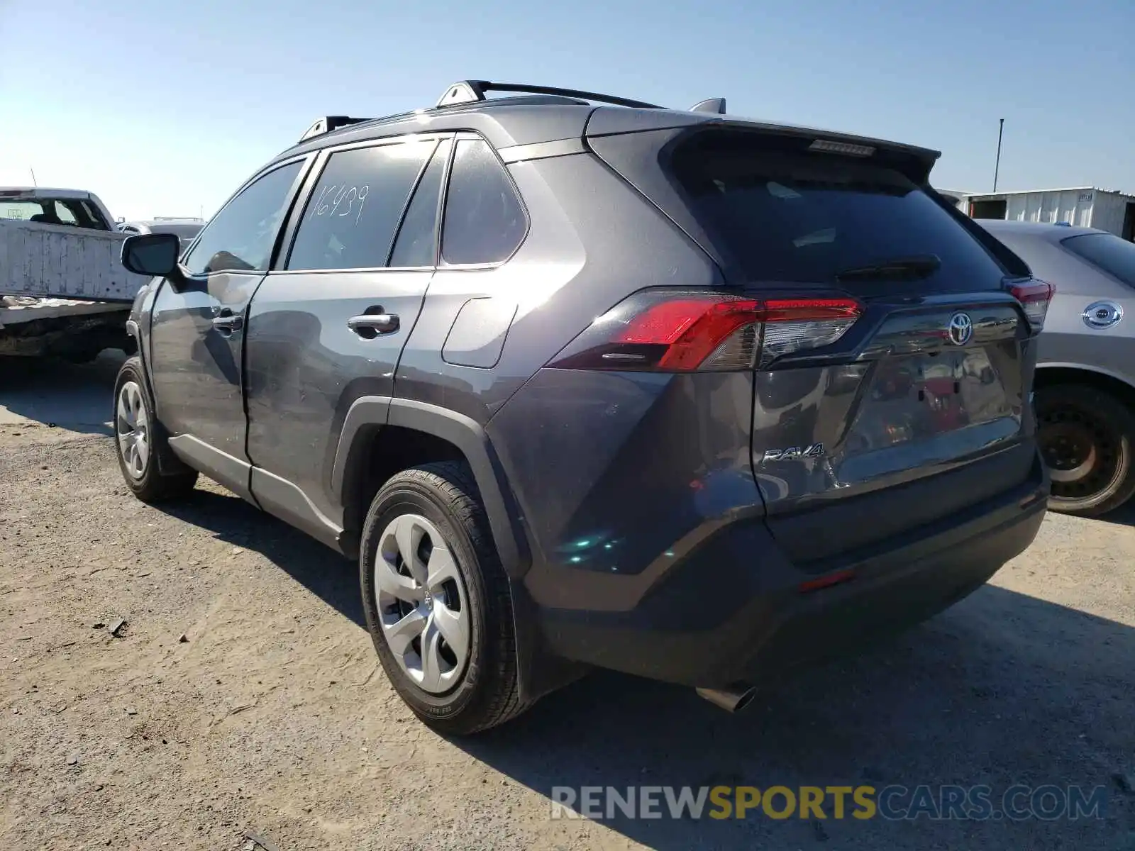 3 Photograph of a damaged car 2T3H1RFV5LC046108 TOYOTA RAV4 2020