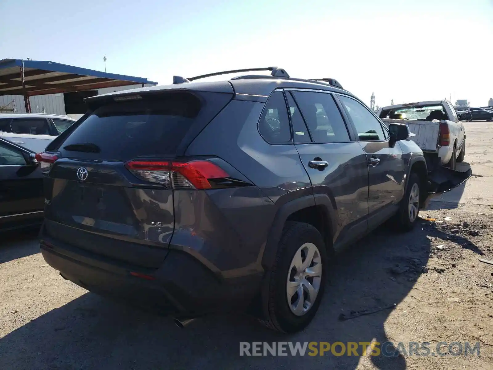 4 Photograph of a damaged car 2T3H1RFV5LC046108 TOYOTA RAV4 2020