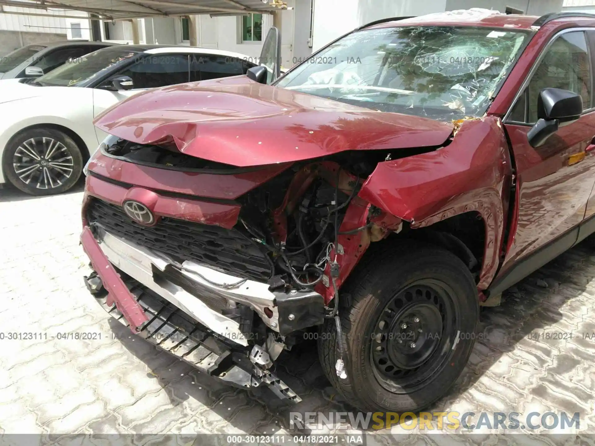 6 Photograph of a damaged car 2T3H1RFV5LC049753 TOYOTA RAV4 2020