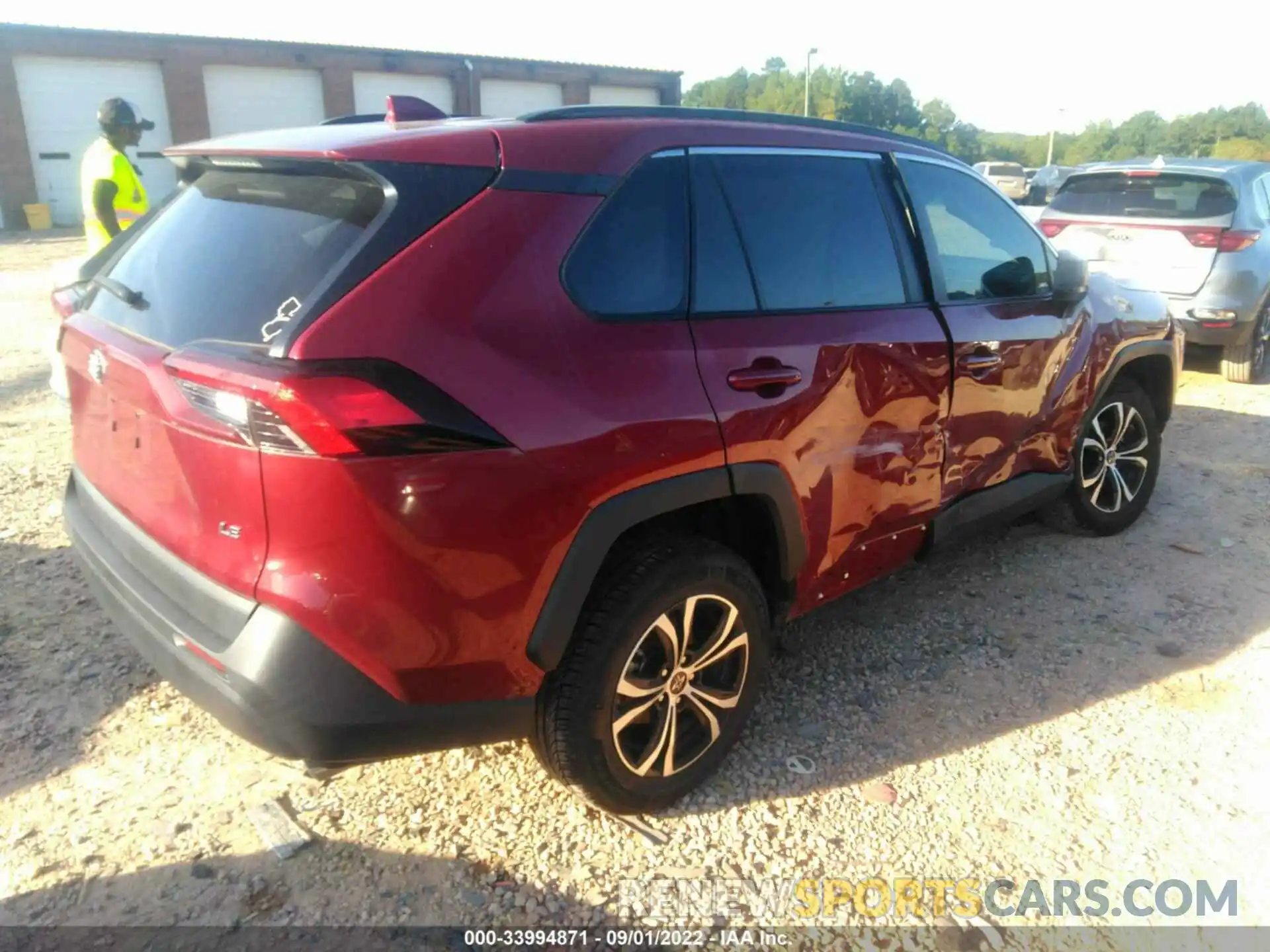 4 Photograph of a damaged car 2T3H1RFV5LC063412 TOYOTA RAV4 2020