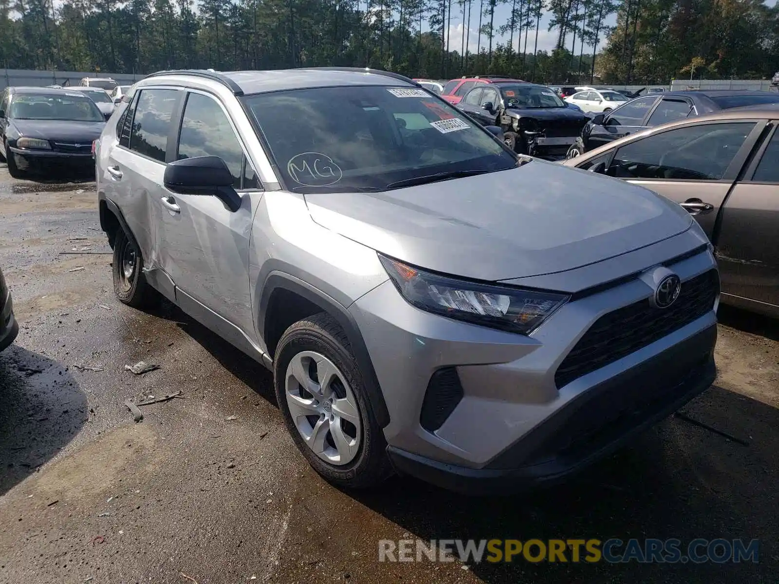 1 Photograph of a damaged car 2T3H1RFV5LC070974 TOYOTA RAV4 2020