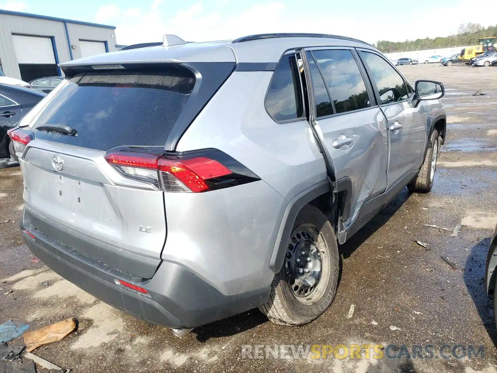 4 Photograph of a damaged car 2T3H1RFV5LC070974 TOYOTA RAV4 2020