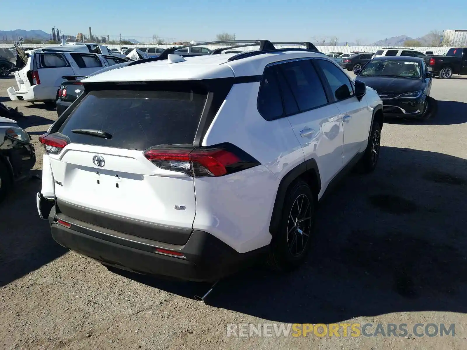 4 Photograph of a damaged car 2T3H1RFV5LC081442 TOYOTA RAV4 2020