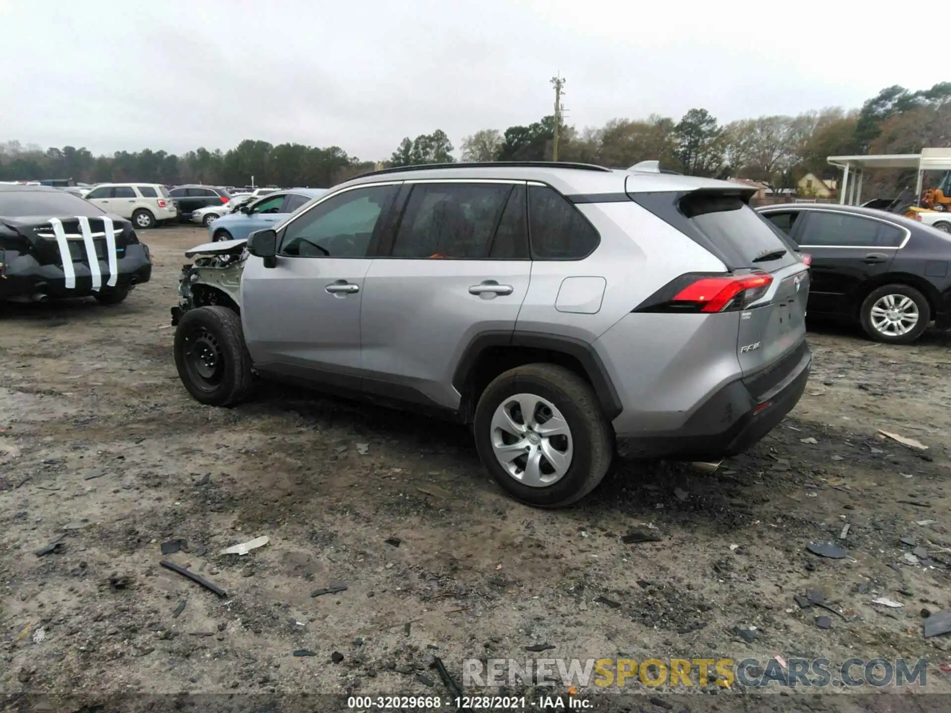 3 Photograph of a damaged car 2T3H1RFV5LC083367 TOYOTA RAV4 2020