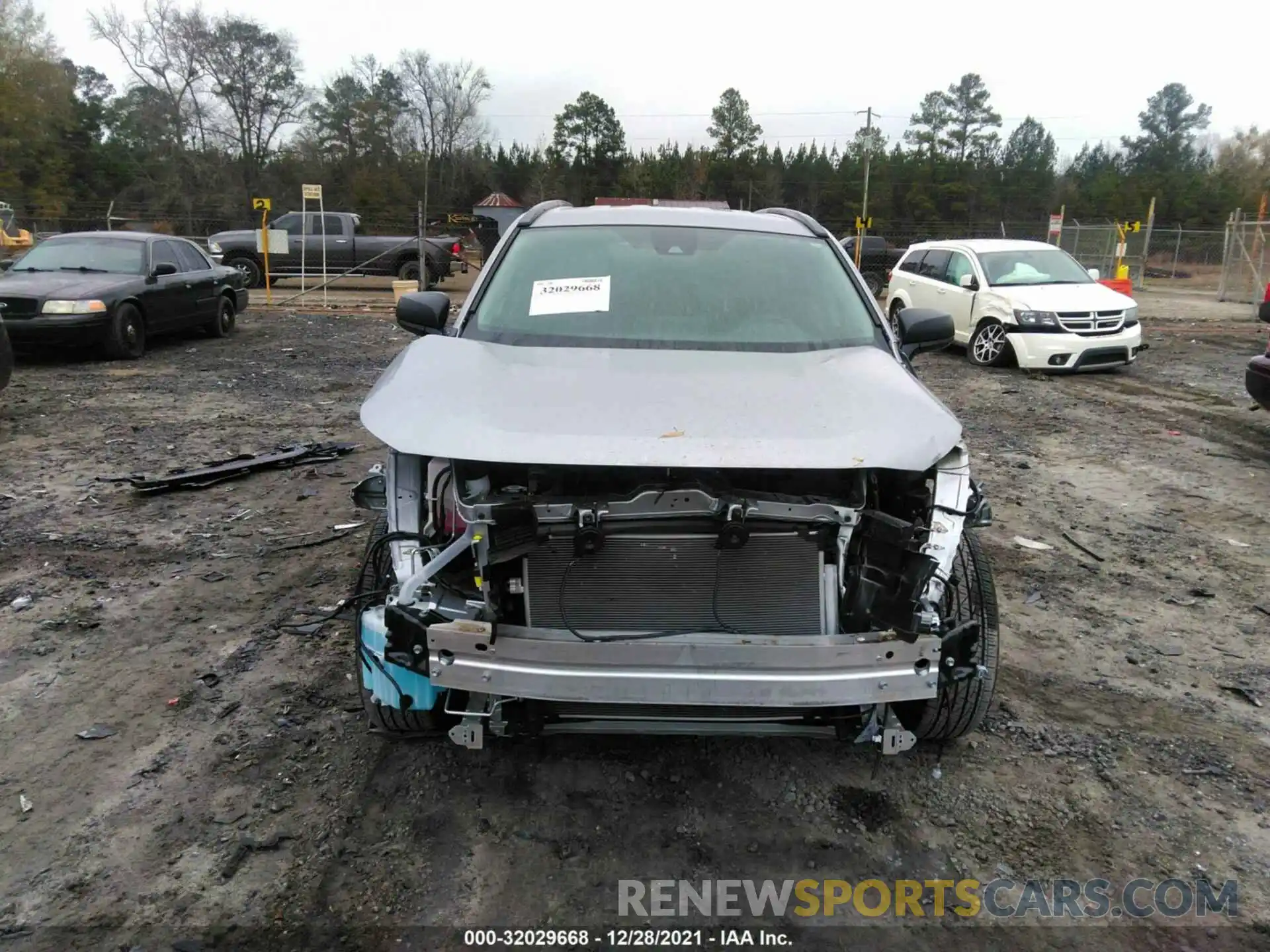 6 Photograph of a damaged car 2T3H1RFV5LC083367 TOYOTA RAV4 2020