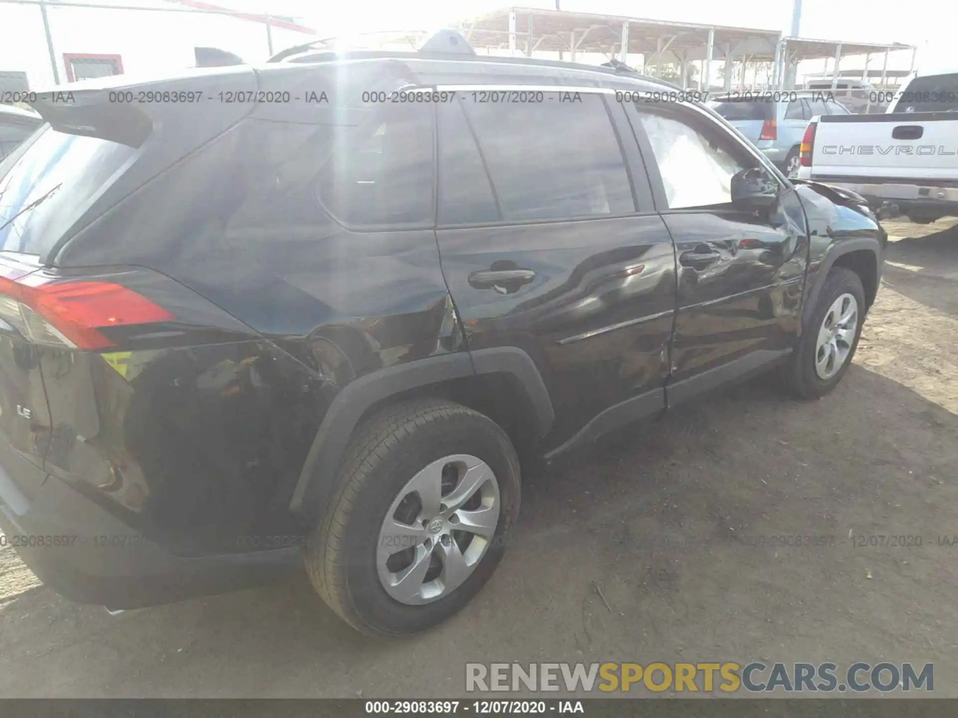 4 Photograph of a damaged car 2T3H1RFV5LC085443 TOYOTA RAV4 2020