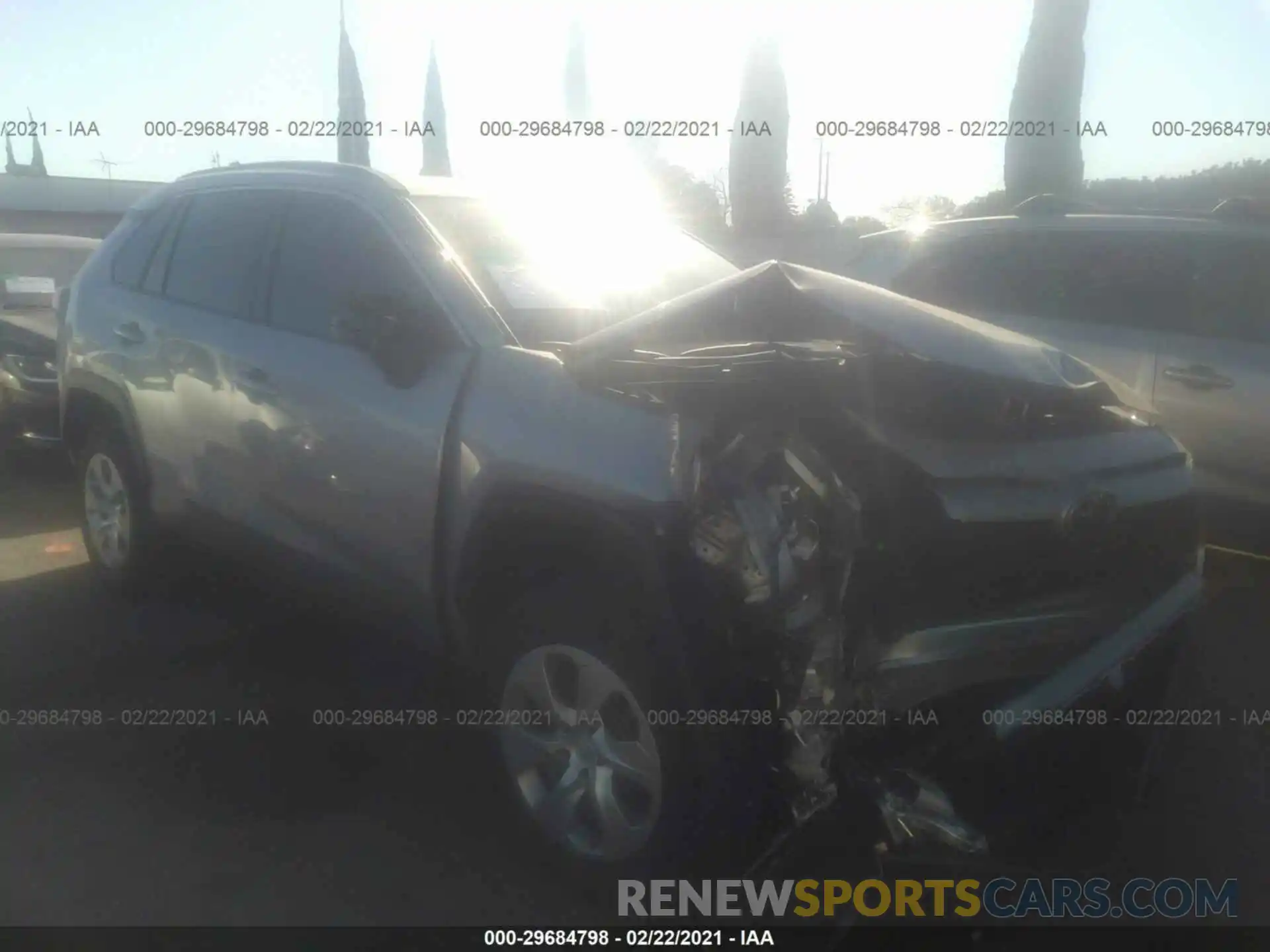 1 Photograph of a damaged car 2T3H1RFV5LW059519 TOYOTA RAV4 2020