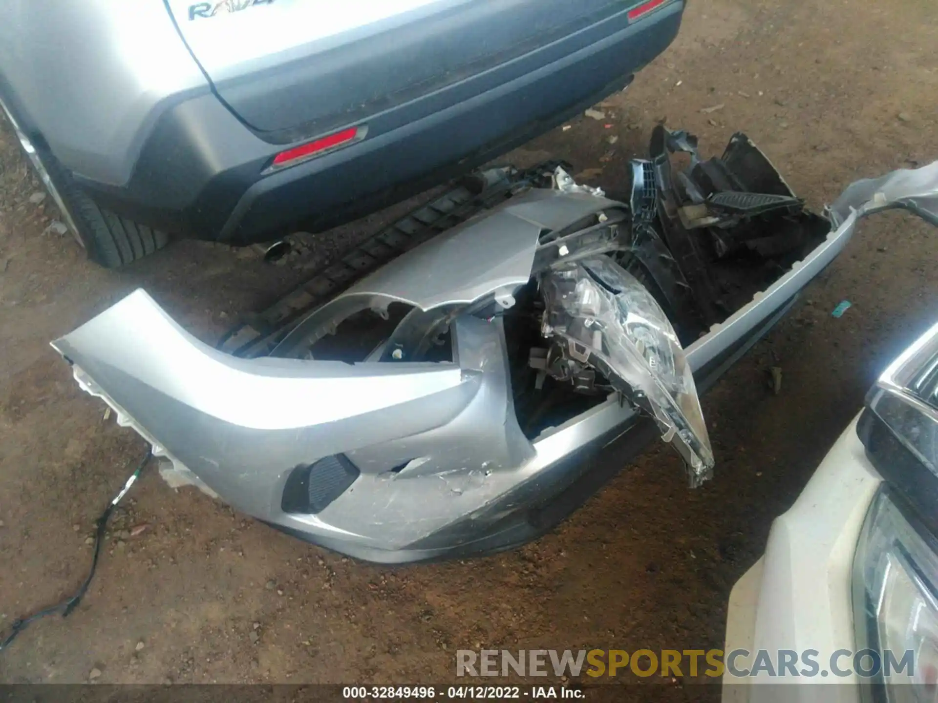 12 Photograph of a damaged car 2T3H1RFV5LW066115 TOYOTA RAV4 2020