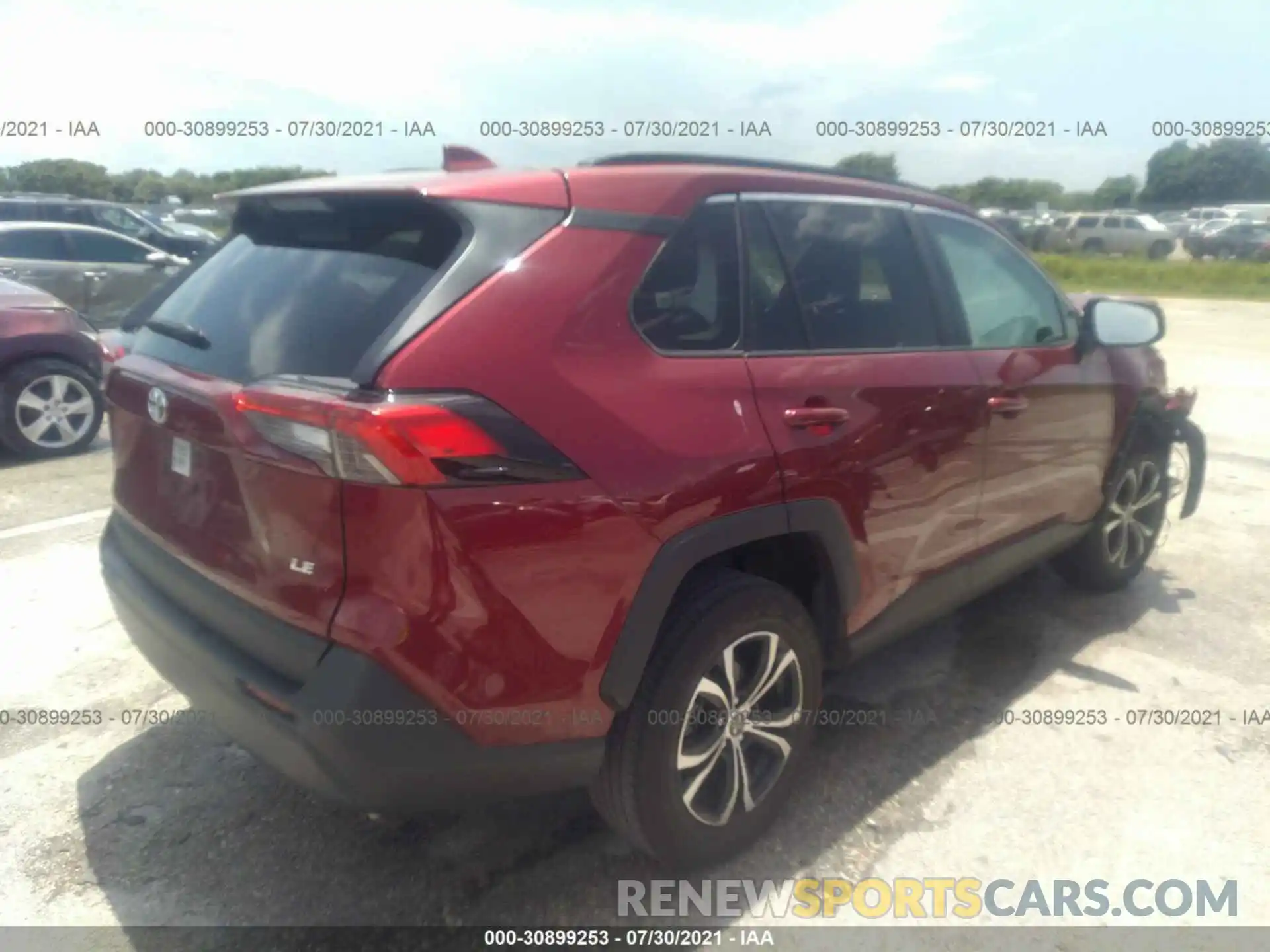 4 Photograph of a damaged car 2T3H1RFV5LW069807 TOYOTA RAV4 2020