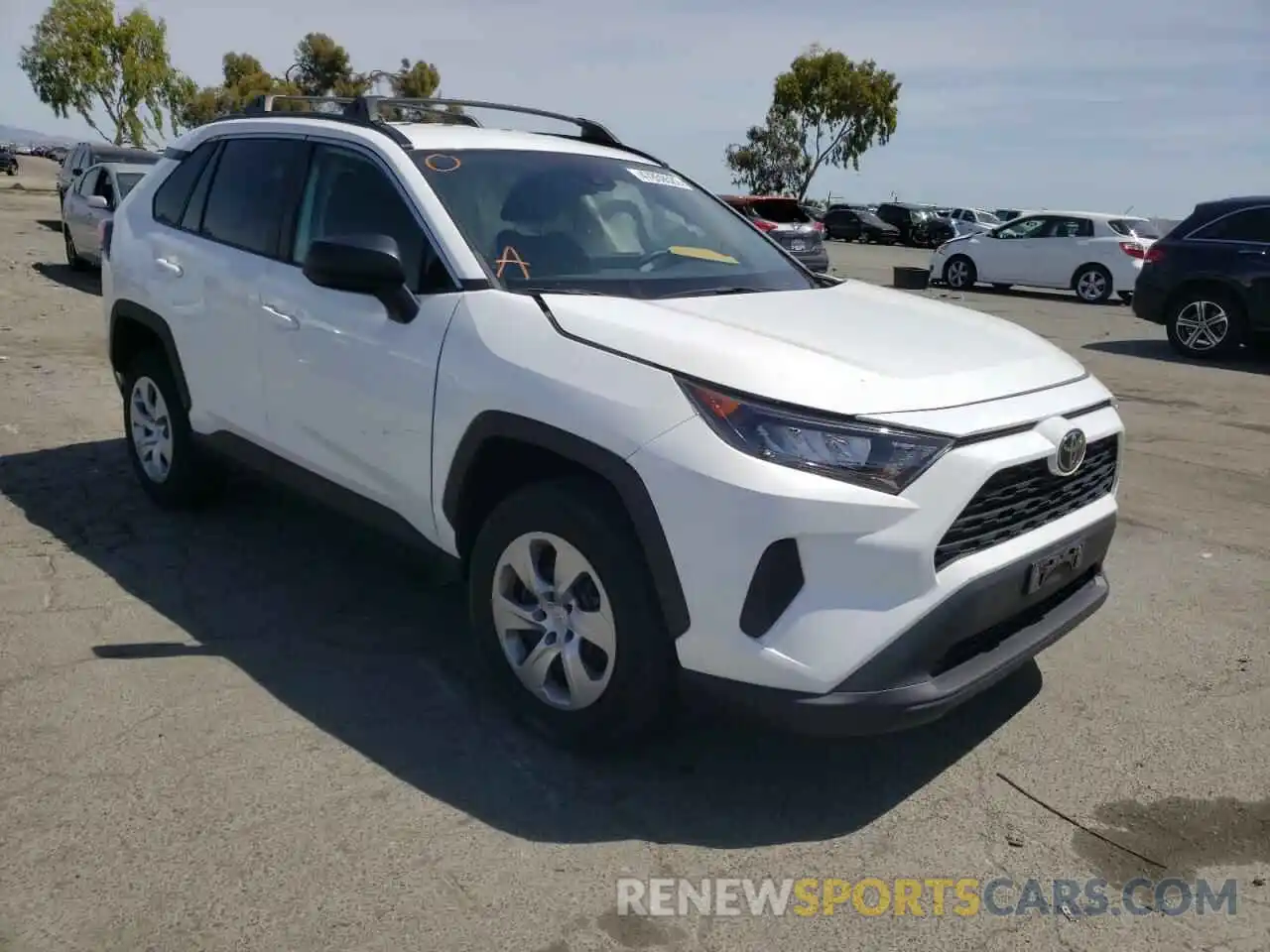 1 Photograph of a damaged car 2T3H1RFV5LW074263 TOYOTA RAV4 2020