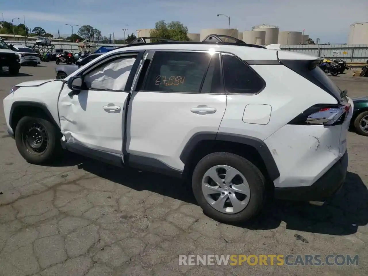 3 Photograph of a damaged car 2T3H1RFV5LW074263 TOYOTA RAV4 2020