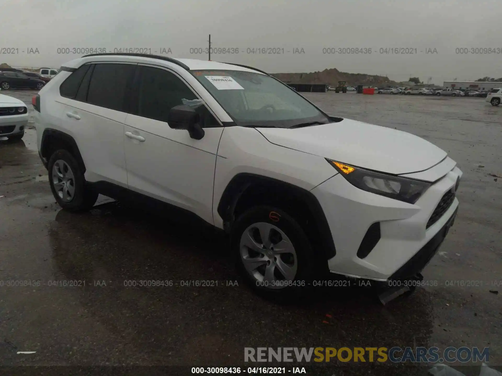 1 Photograph of a damaged car 2T3H1RFV5LW080547 TOYOTA RAV4 2020