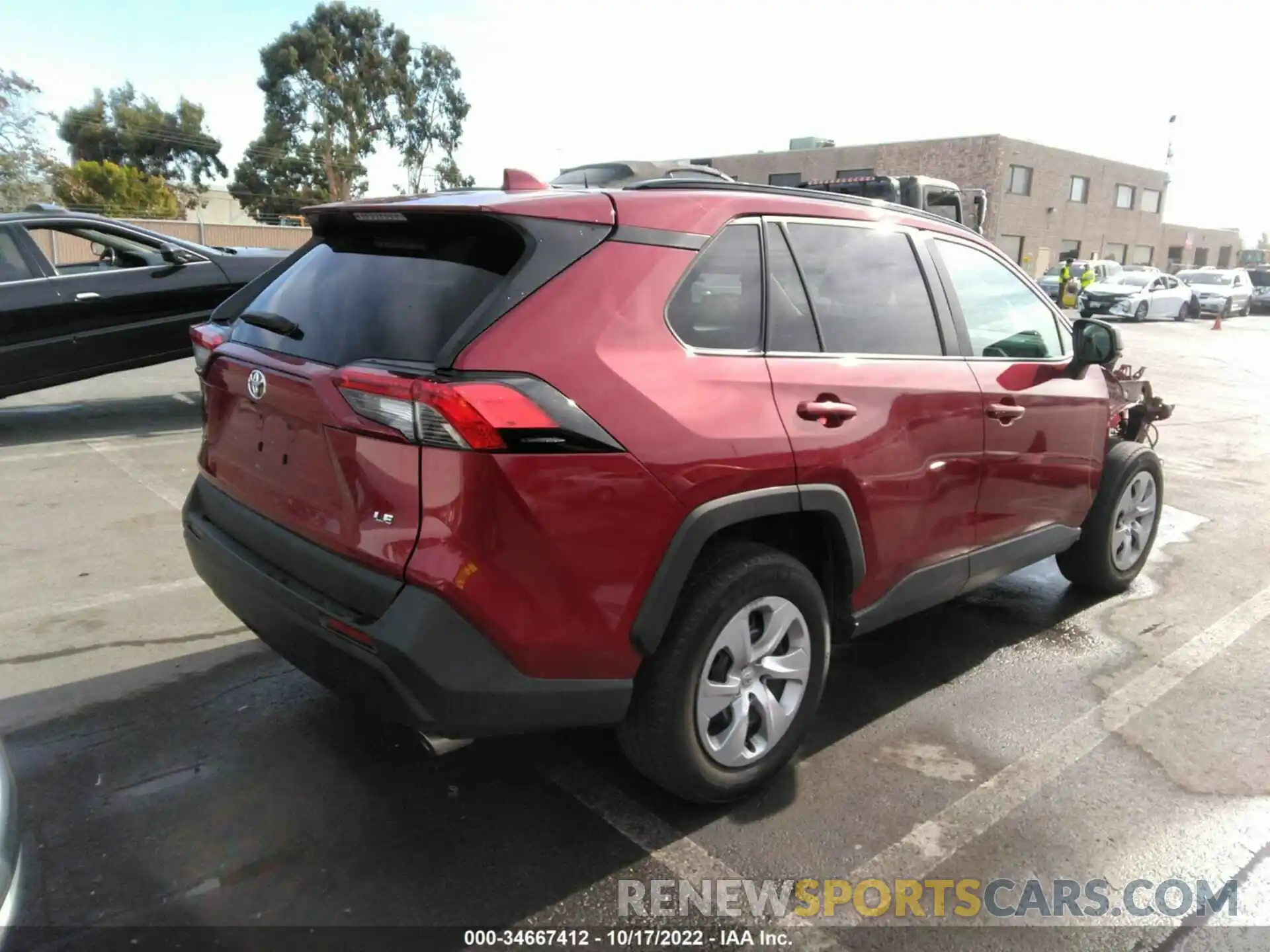 4 Photograph of a damaged car 2T3H1RFV5LW084503 TOYOTA RAV4 2020