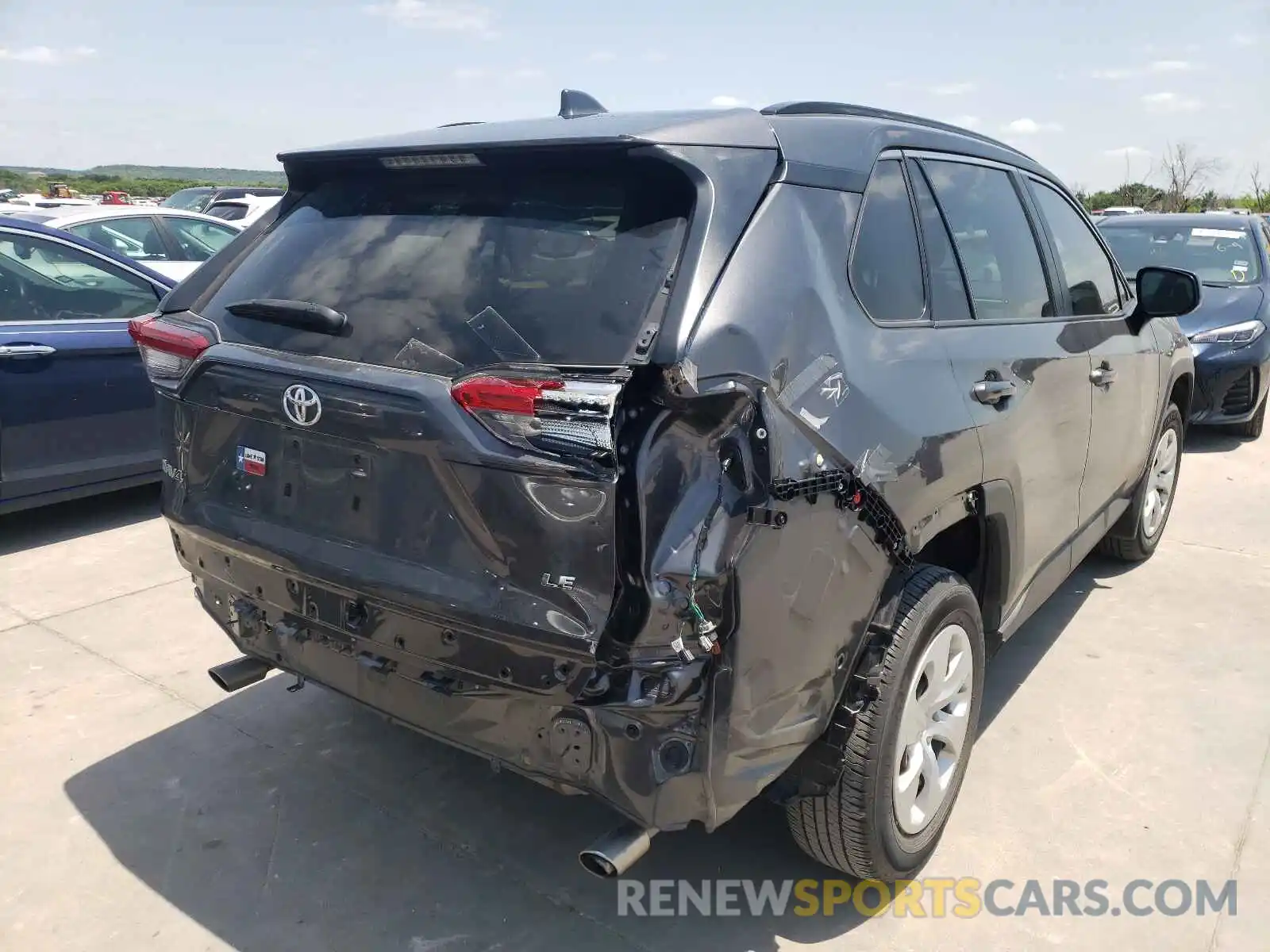 4 Photograph of a damaged car 2T3H1RFV5LW085389 TOYOTA RAV4 2020