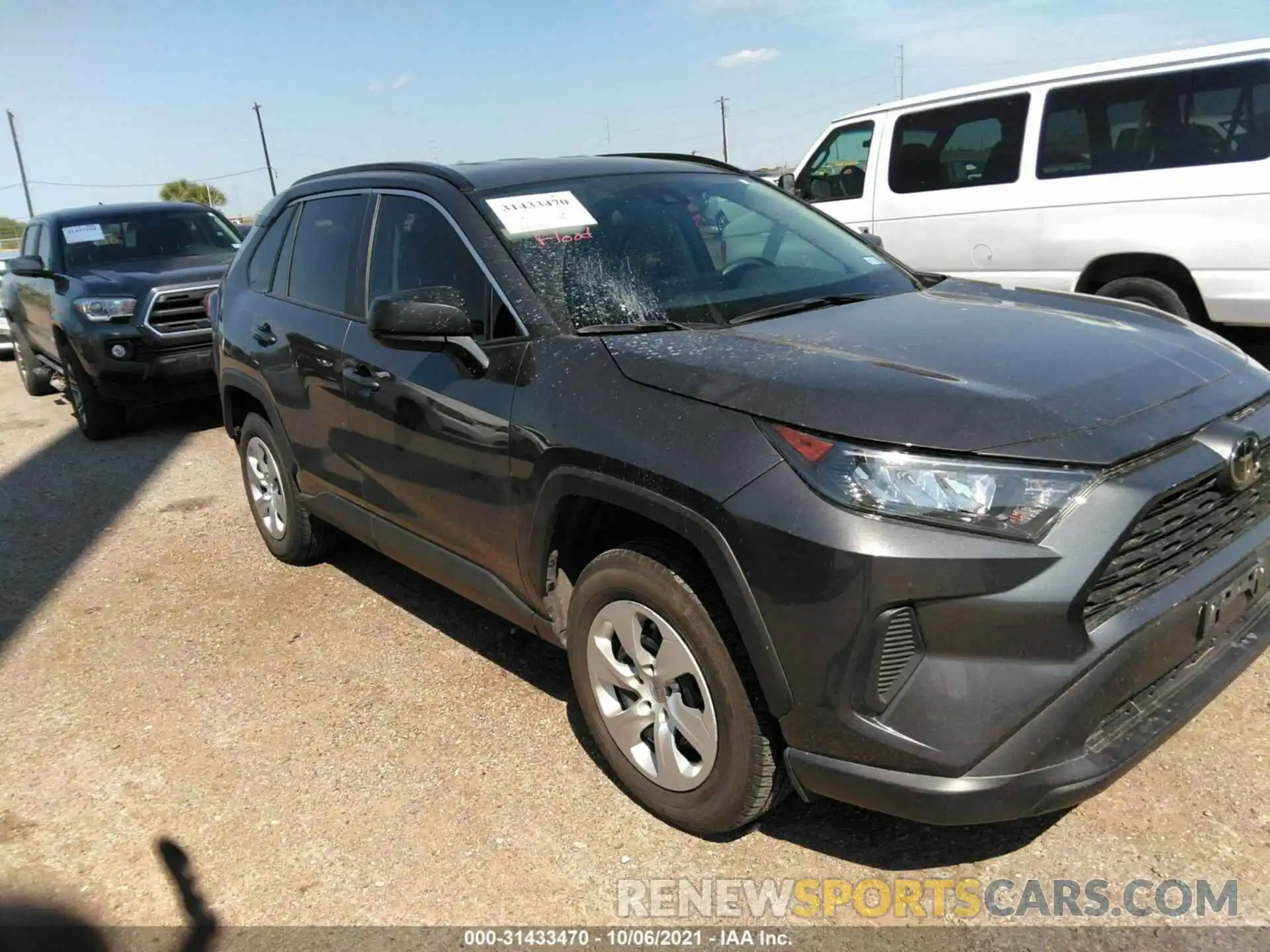 1 Photograph of a damaged car 2T3H1RFV5LW086932 TOYOTA RAV4 2020