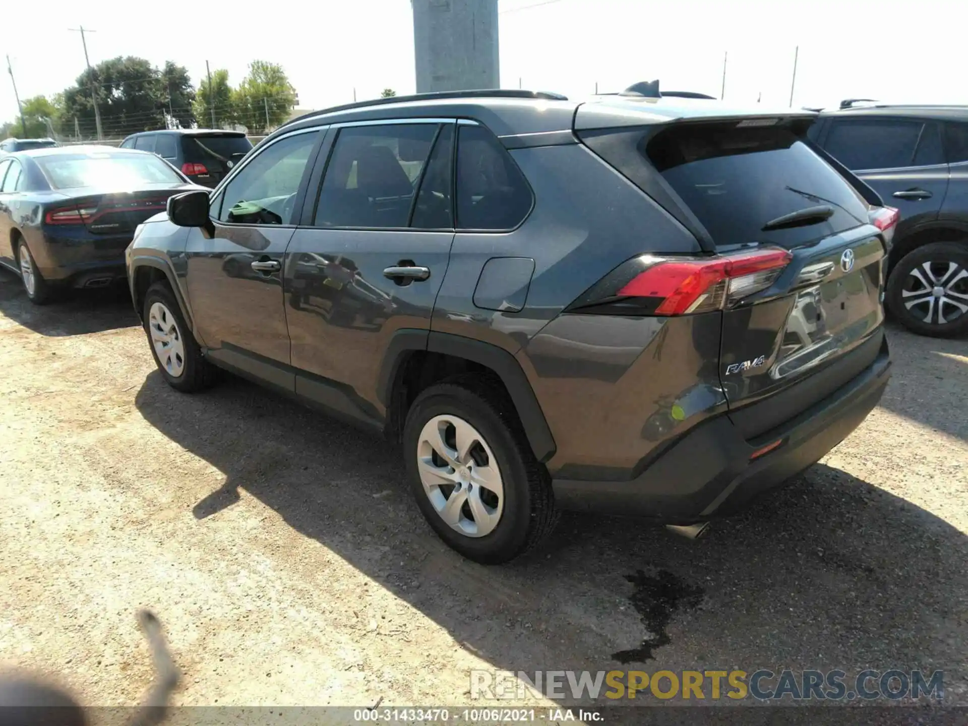 3 Photograph of a damaged car 2T3H1RFV5LW086932 TOYOTA RAV4 2020