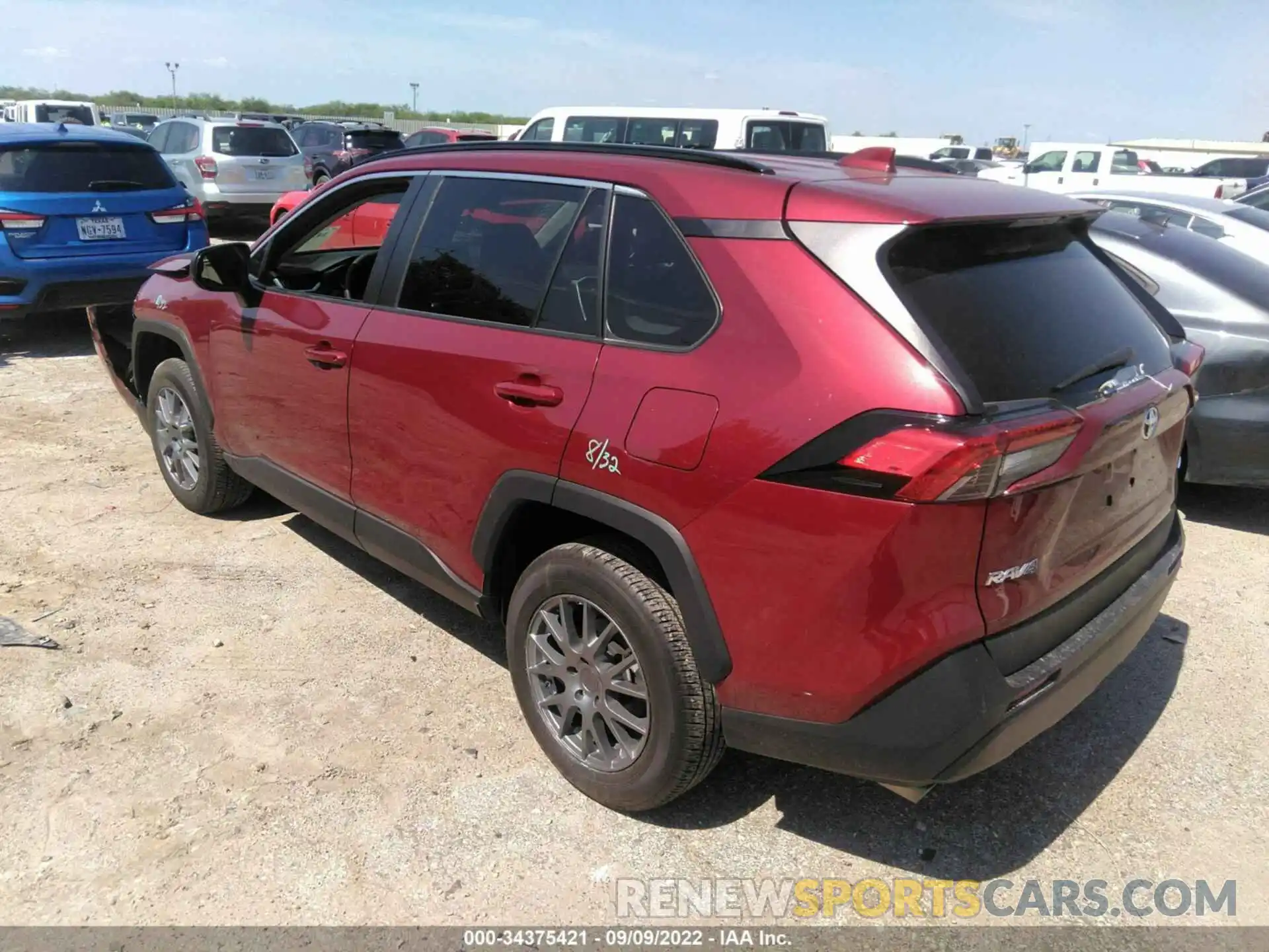 3 Фотография поврежденного автомобиля 2T3H1RFV5LW091256 TOYOTA RAV4 2020