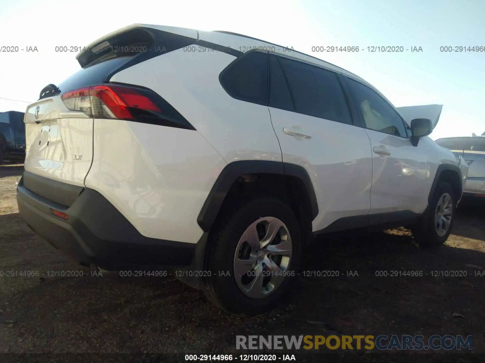 4 Фотография поврежденного автомобиля 2T3H1RFV6LC036994 TOYOTA RAV4 2020