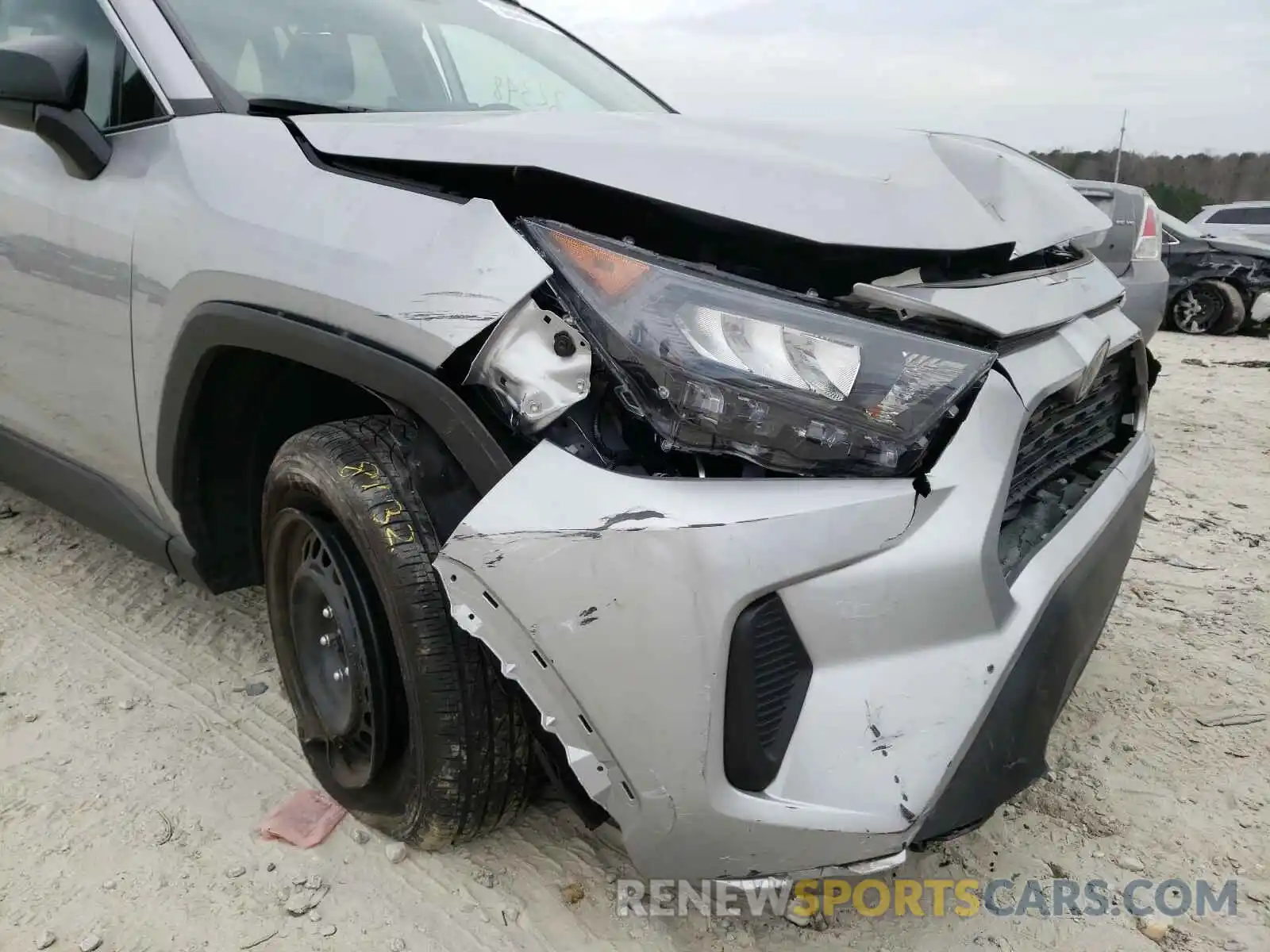 9 Photograph of a damaged car 2T3H1RFV6LC039331 TOYOTA RAV4 2020