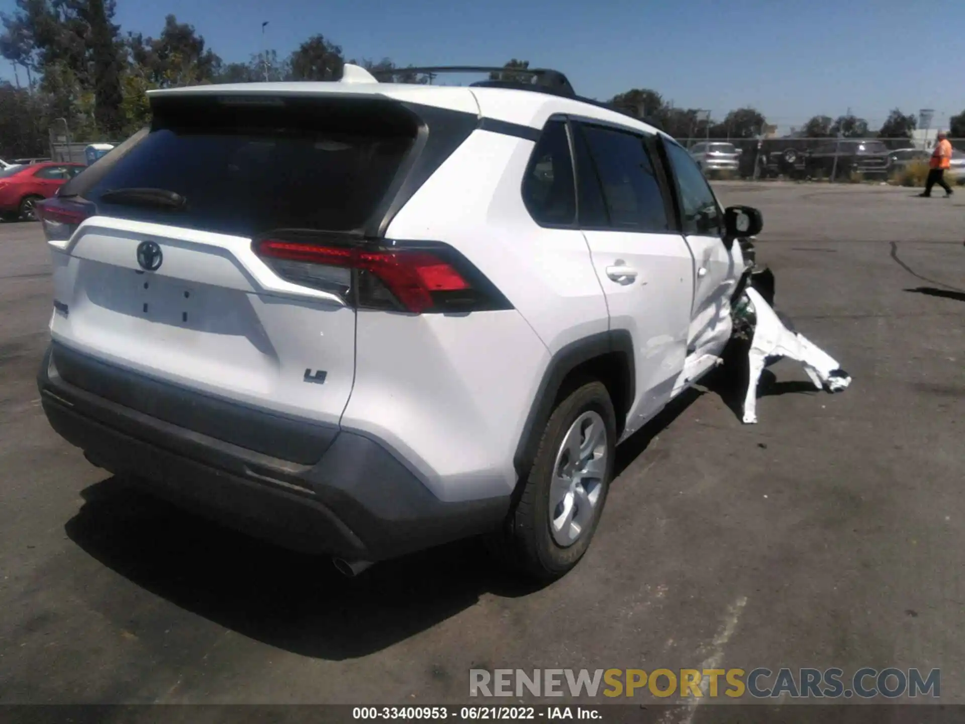 4 Photograph of a damaged car 2T3H1RFV6LC039491 TOYOTA RAV4 2020