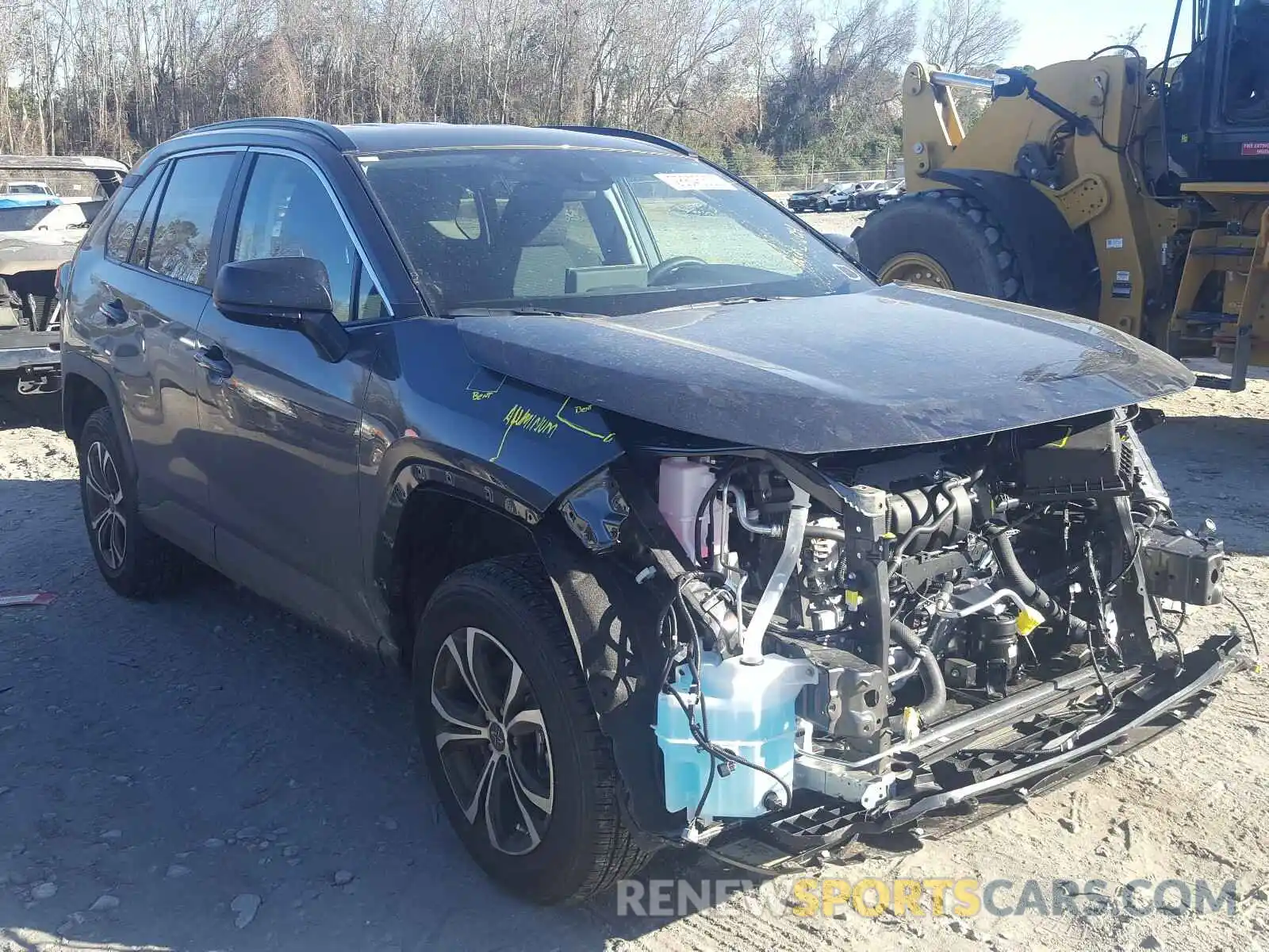 1 Photograph of a damaged car 2T3H1RFV6LC042004 TOYOTA RAV4 2020