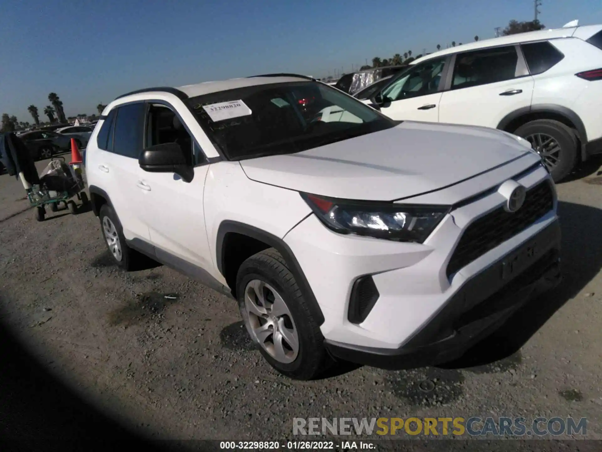 1 Photograph of a damaged car 2T3H1RFV6LC052435 TOYOTA RAV4 2020