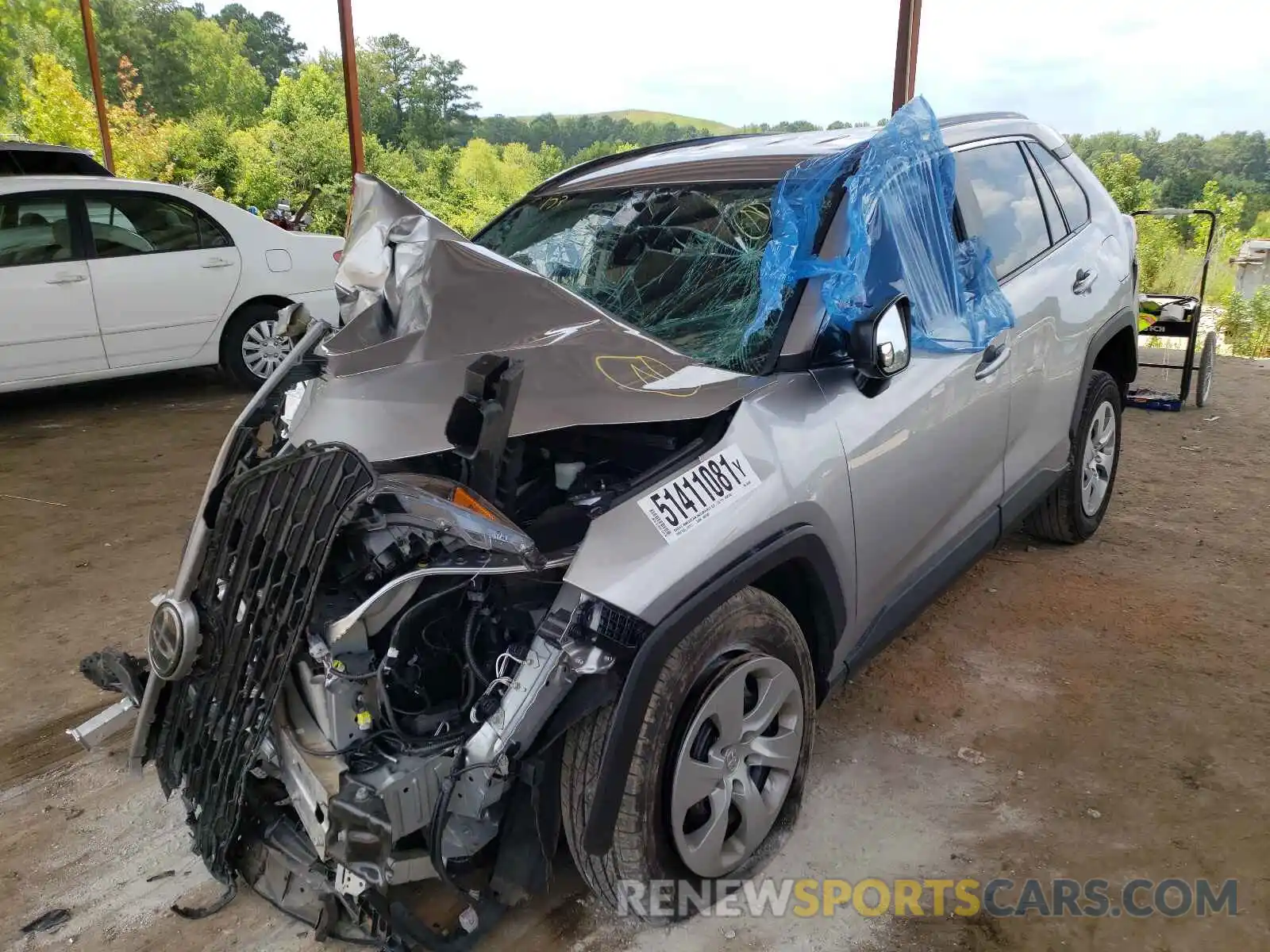 2 Photograph of a damaged car 2T3H1RFV6LC055688 TOYOTA RAV4 2020