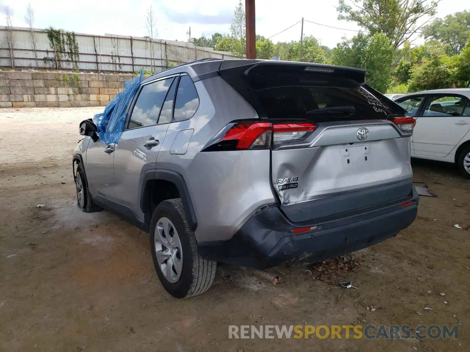 3 Photograph of a damaged car 2T3H1RFV6LC055688 TOYOTA RAV4 2020