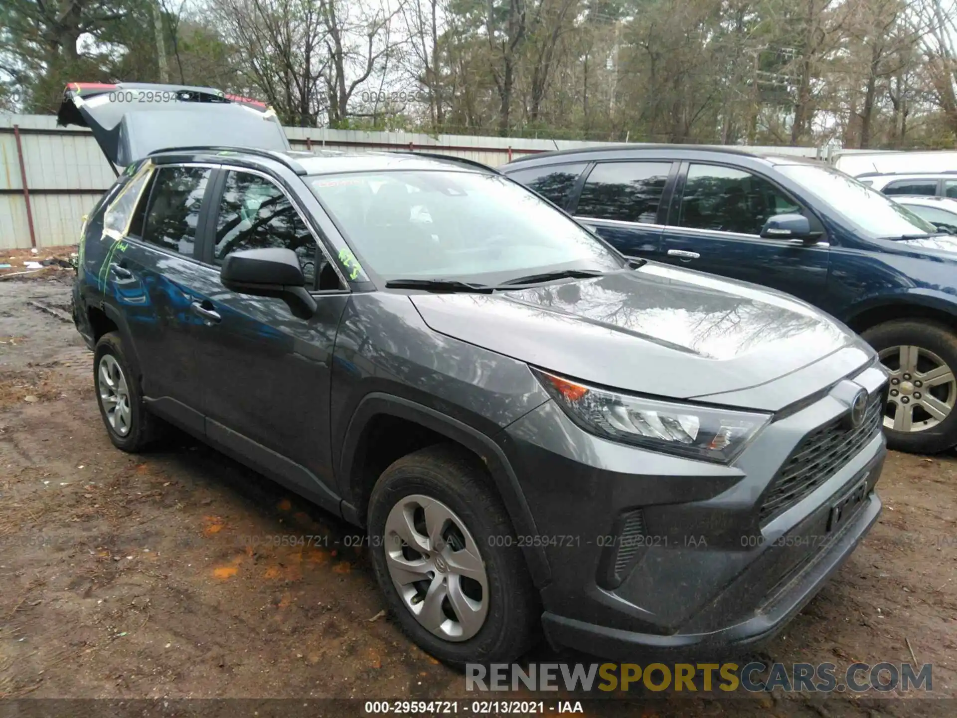 1 Photograph of a damaged car 2T3H1RFV6LC061202 TOYOTA RAV4 2020