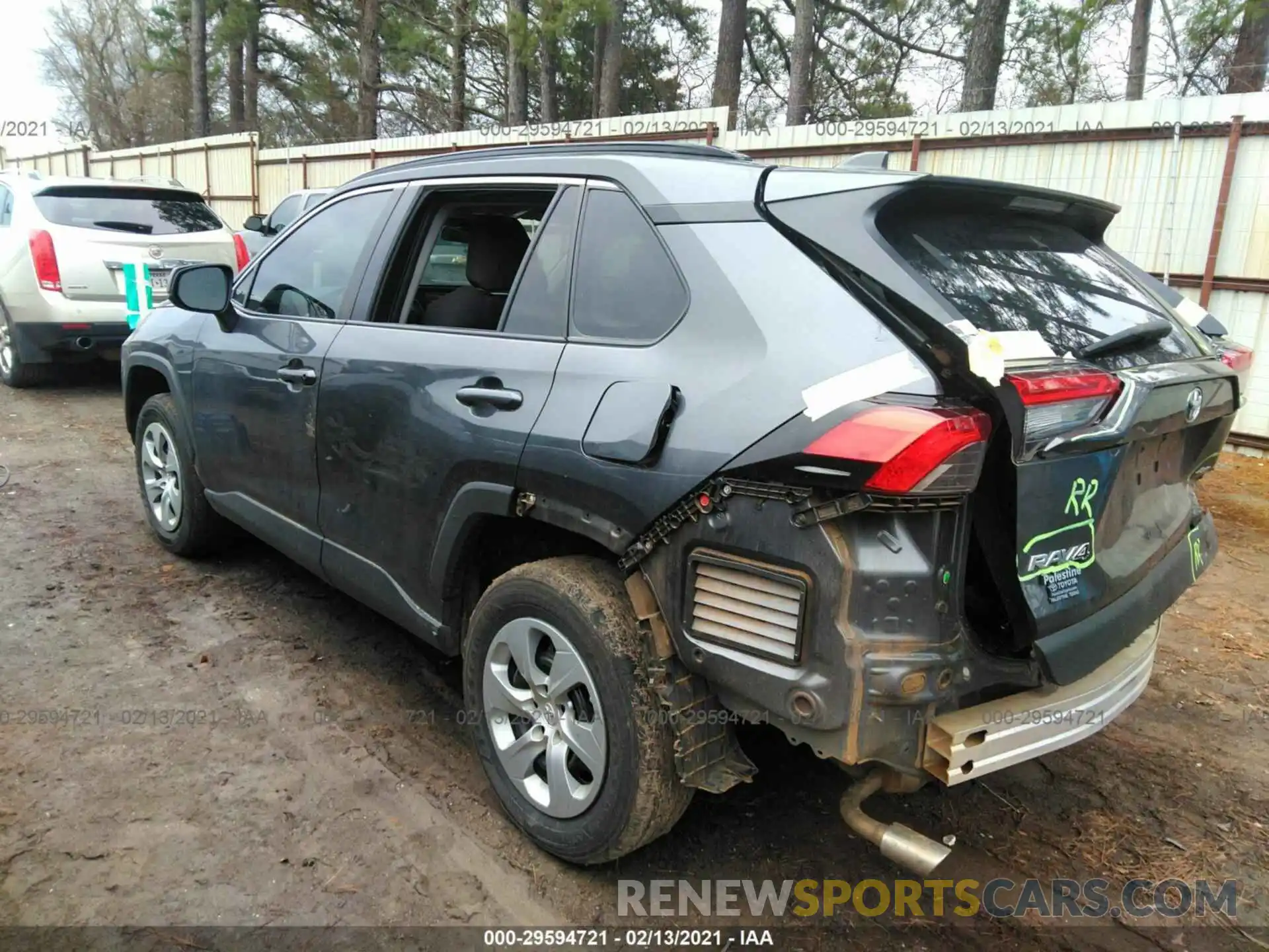 3 Фотография поврежденного автомобиля 2T3H1RFV6LC061202 TOYOTA RAV4 2020