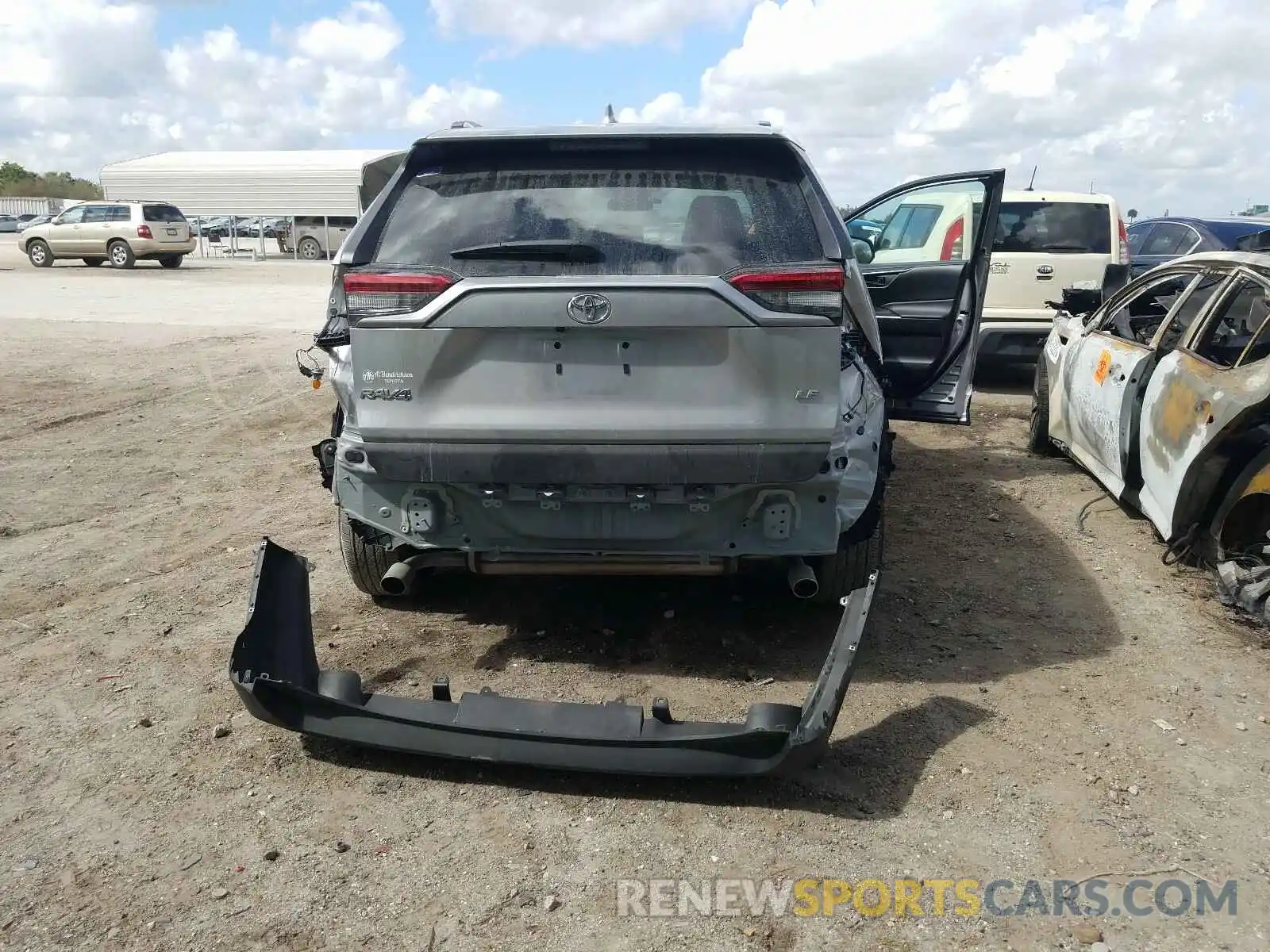 9 Photograph of a damaged car 2T3H1RFV6LC062625 TOYOTA RAV4 2020