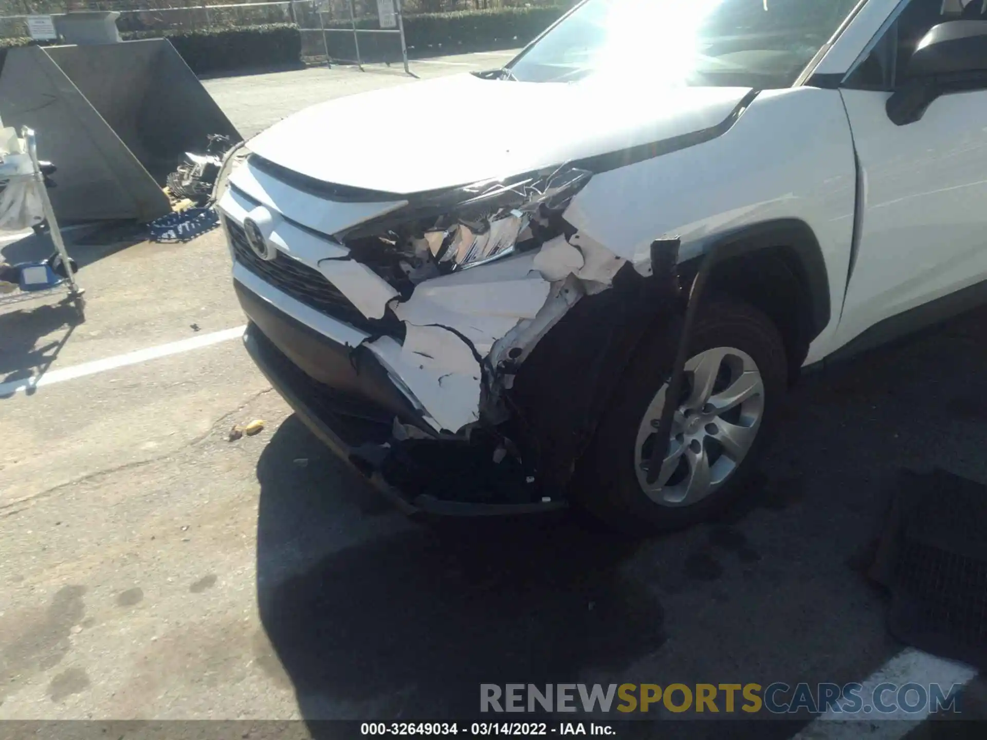 6 Photograph of a damaged car 2T3H1RFV6LC066125 TOYOTA RAV4 2020