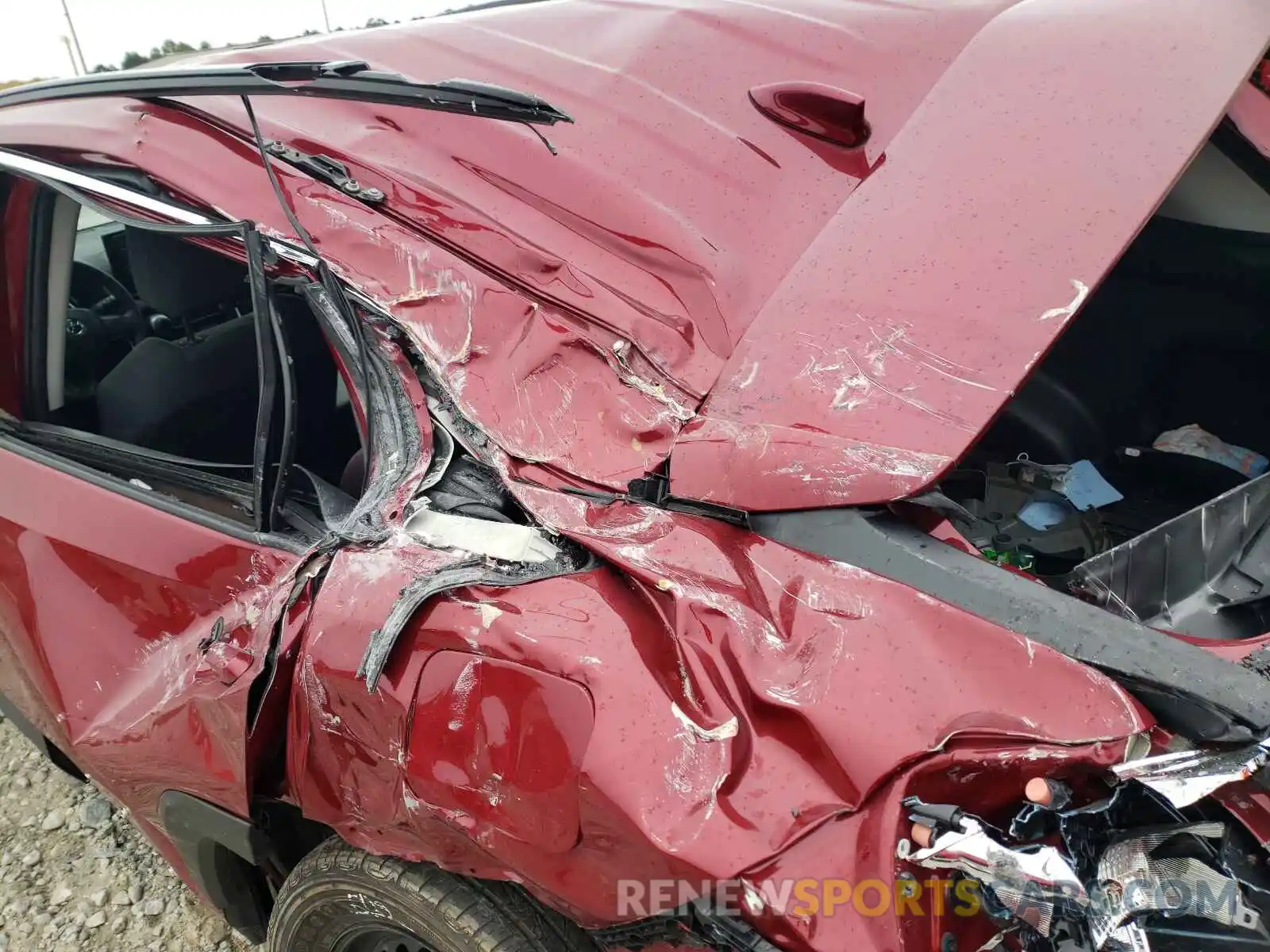 10 Photograph of a damaged car 2T3H1RFV6LC066674 TOYOTA RAV4 2020