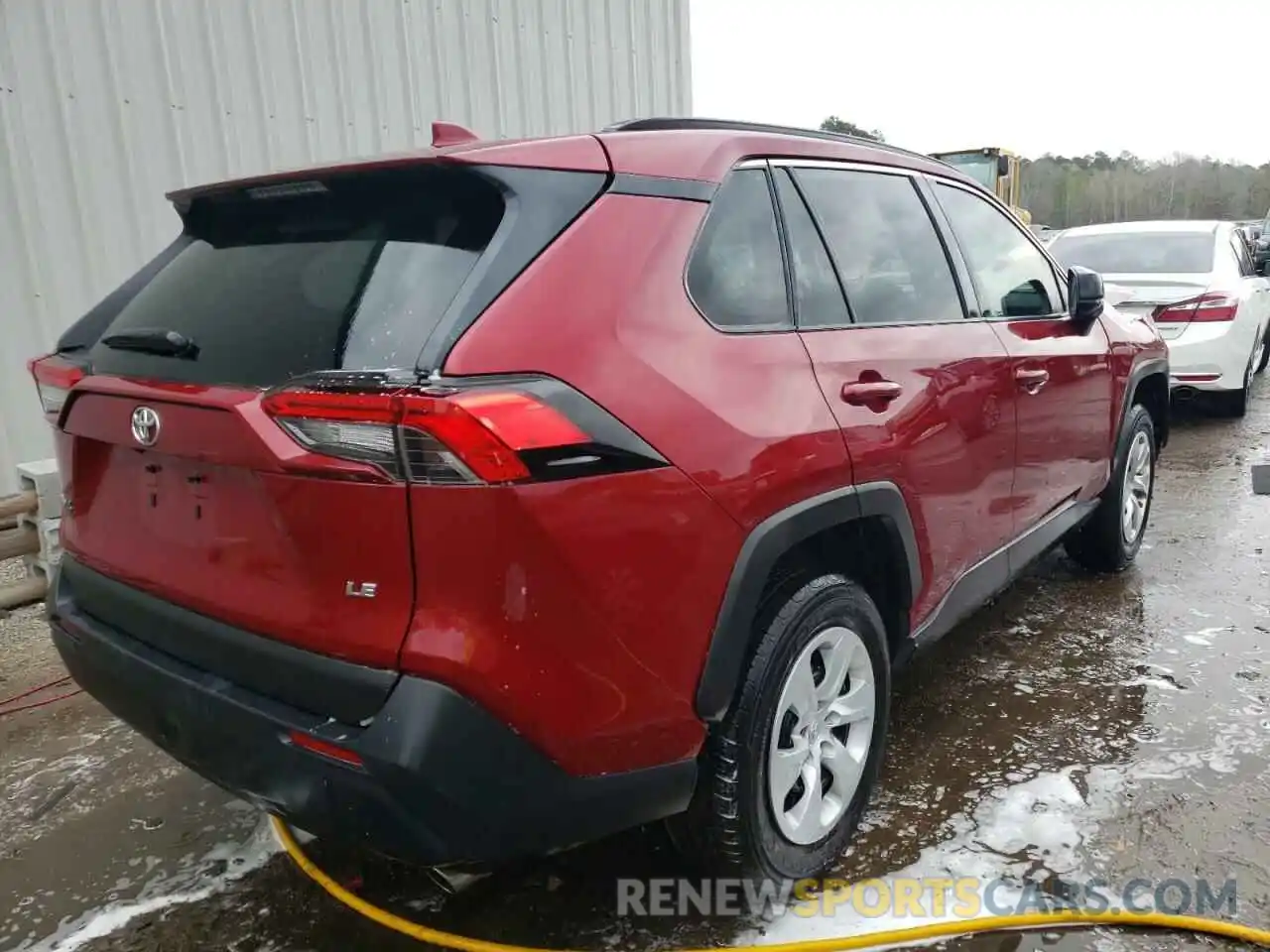 4 Photograph of a damaged car 2T3H1RFV6LC072698 TOYOTA RAV4 2020