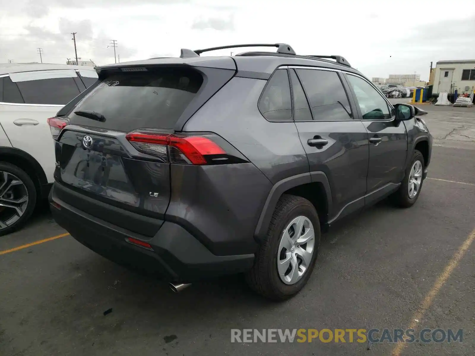 4 Photograph of a damaged car 2T3H1RFV6LC079957 TOYOTA RAV4 2020