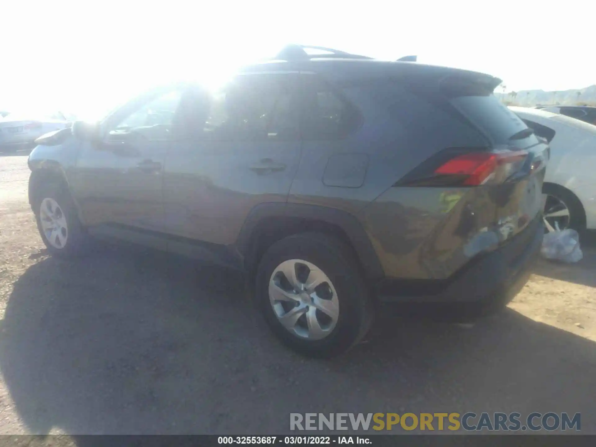 3 Photograph of a damaged car 2T3H1RFV6LC083121 TOYOTA RAV4 2020