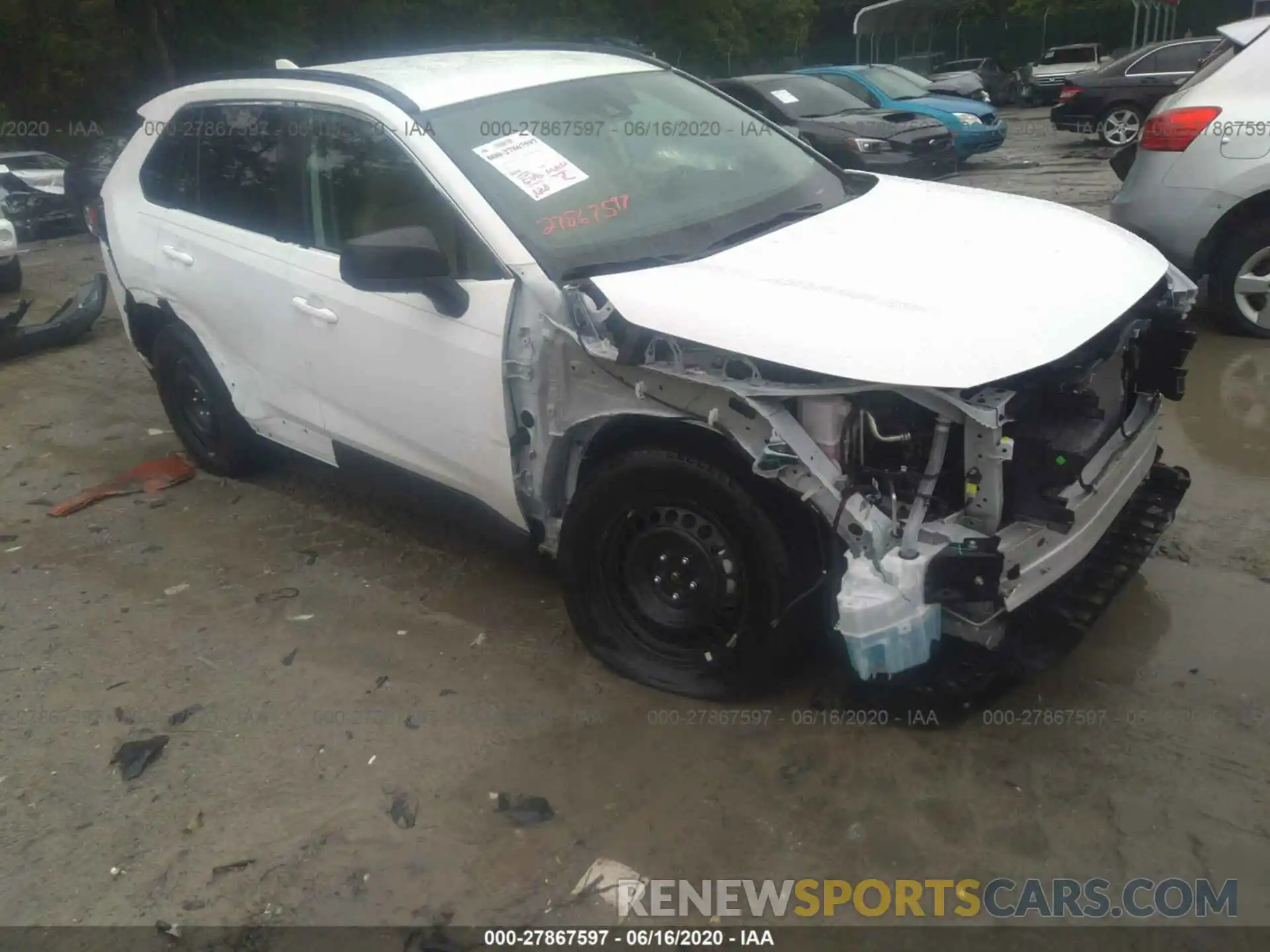 1 Photograph of a damaged car 2T3H1RFV6LW060789 TOYOTA RAV4 2020