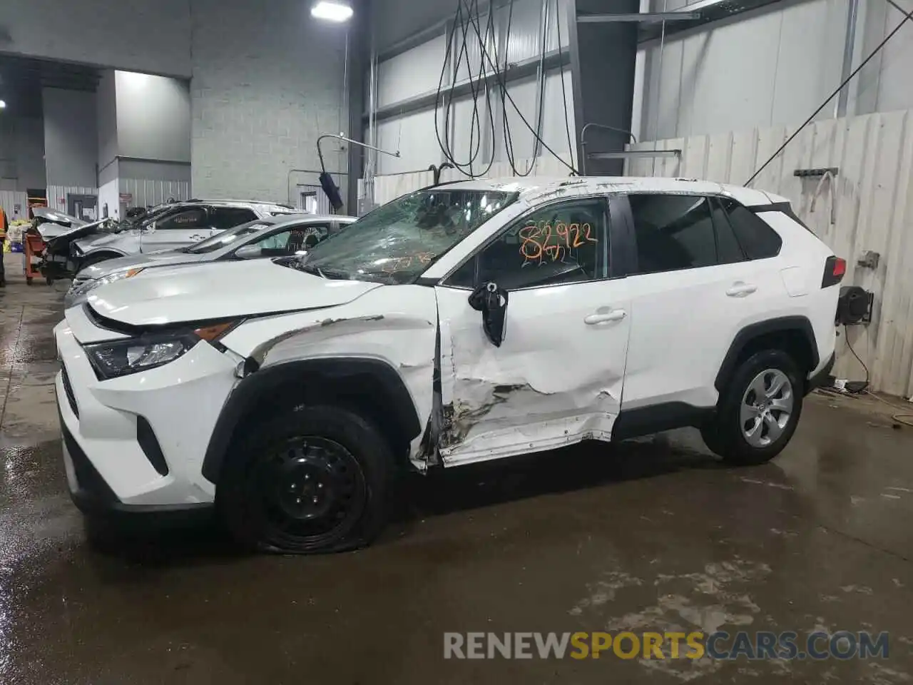 1 Photograph of a damaged car 2T3H1RFV6LW061991 TOYOTA RAV4 2020